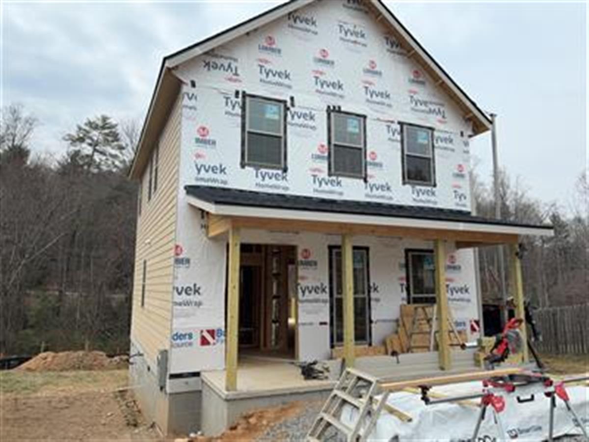 A picture of the property located at 225 EDGEWOOD RD S, ASHEVILLE NC 28803.