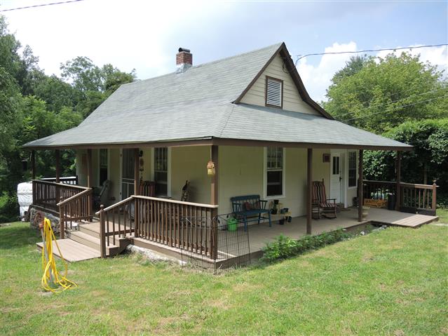 A picture of the property located at 221 EDGEWOOD RD S UNINCORPORATED.