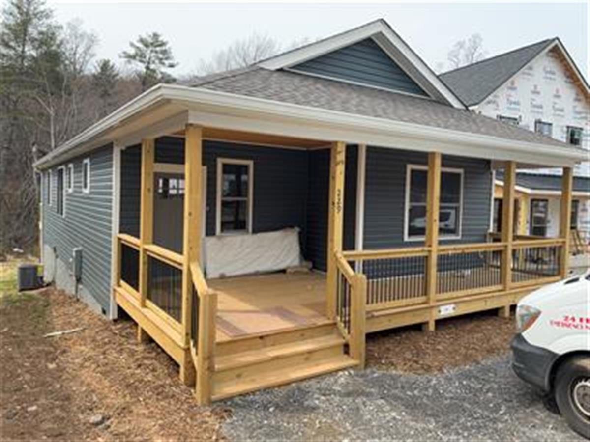 A picture of the property located at 229 EDGEWOOD RD S, ASHEVILLE NC 28803.