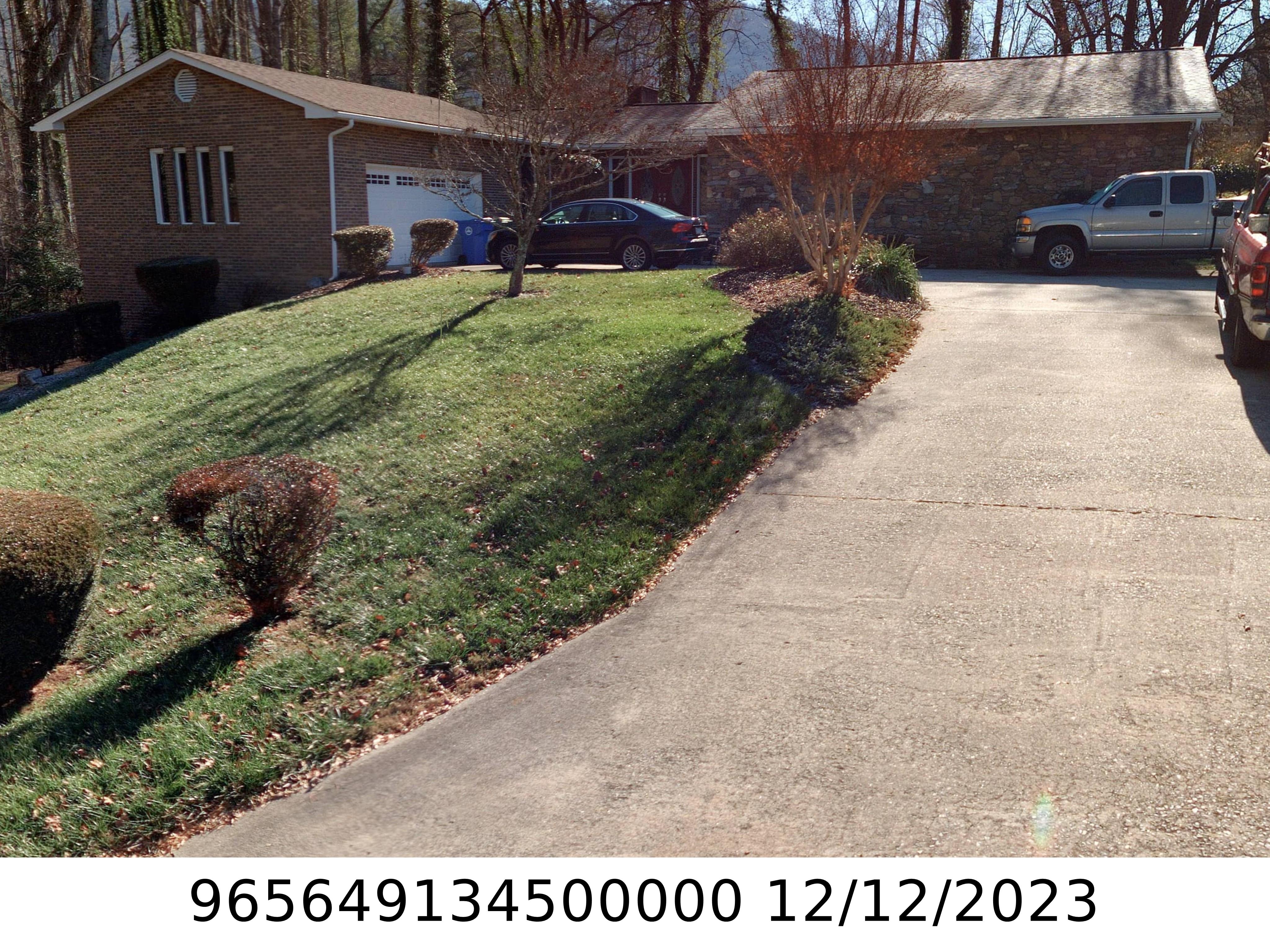 A picture of the property located at 125 GRAHAM LN, ASHEVILLE NC 28803.