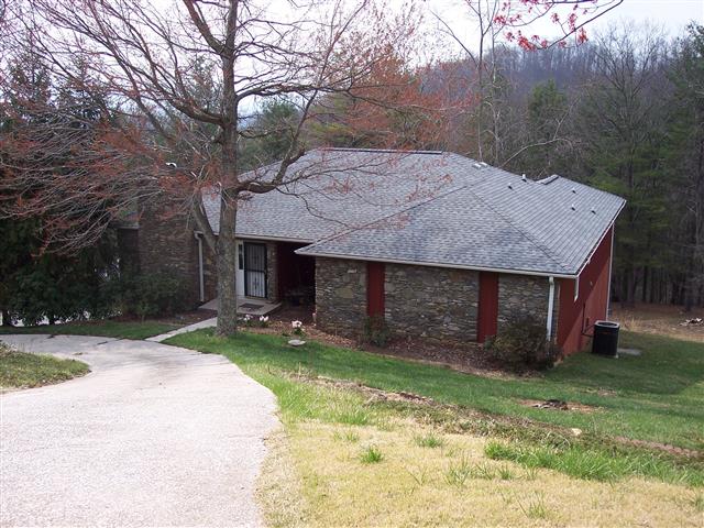 A picture of the property located at 10 ELMWOOD LN, ASHEVILLE NC 28803.