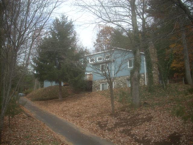 A picture of the property located at 5 ELMWOOD LN, ASHEVILLE NC 28803.