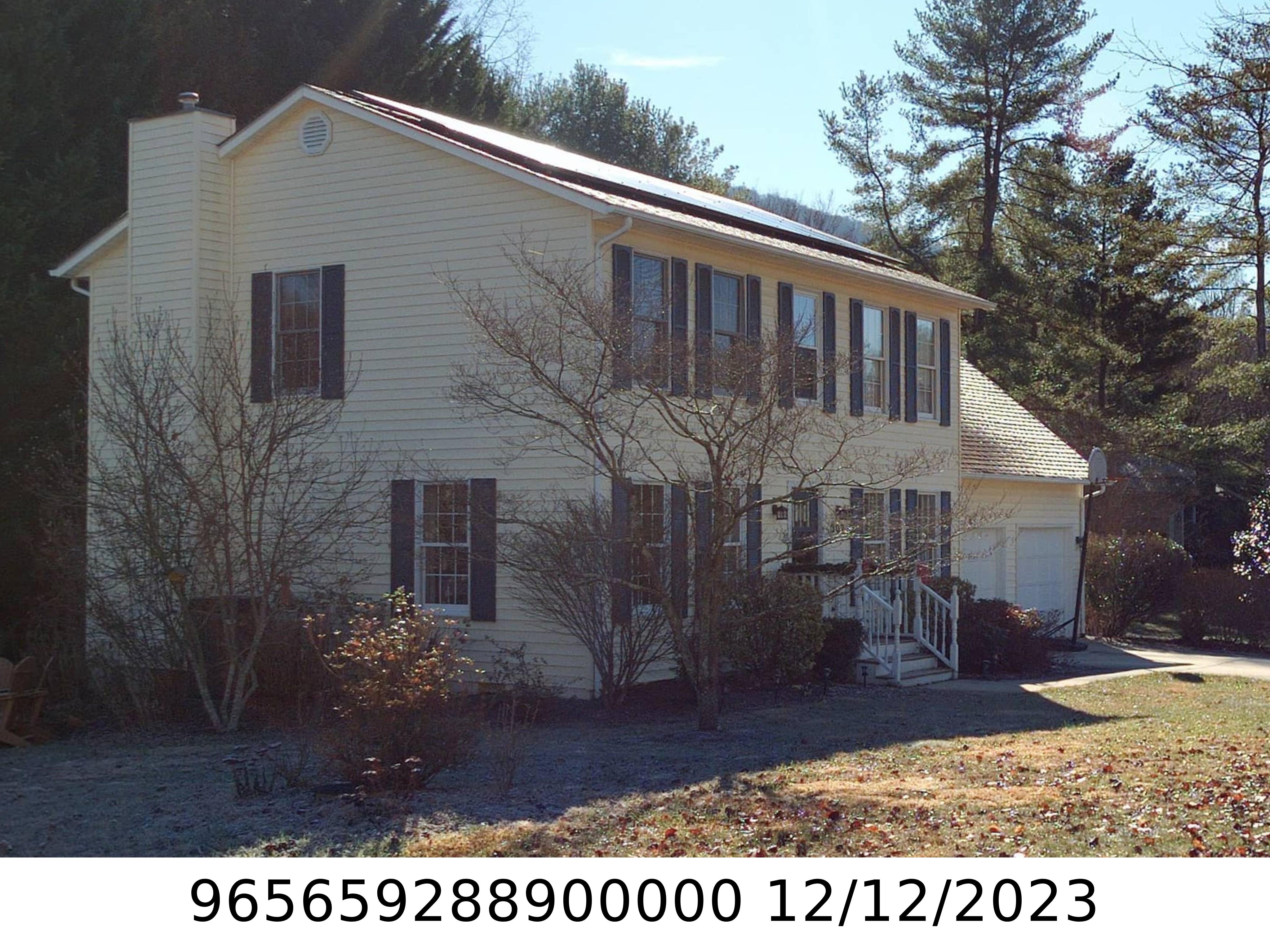 A picture of the property located at 302 KINGBIRD LN, ASHEVILLE NC 28803.