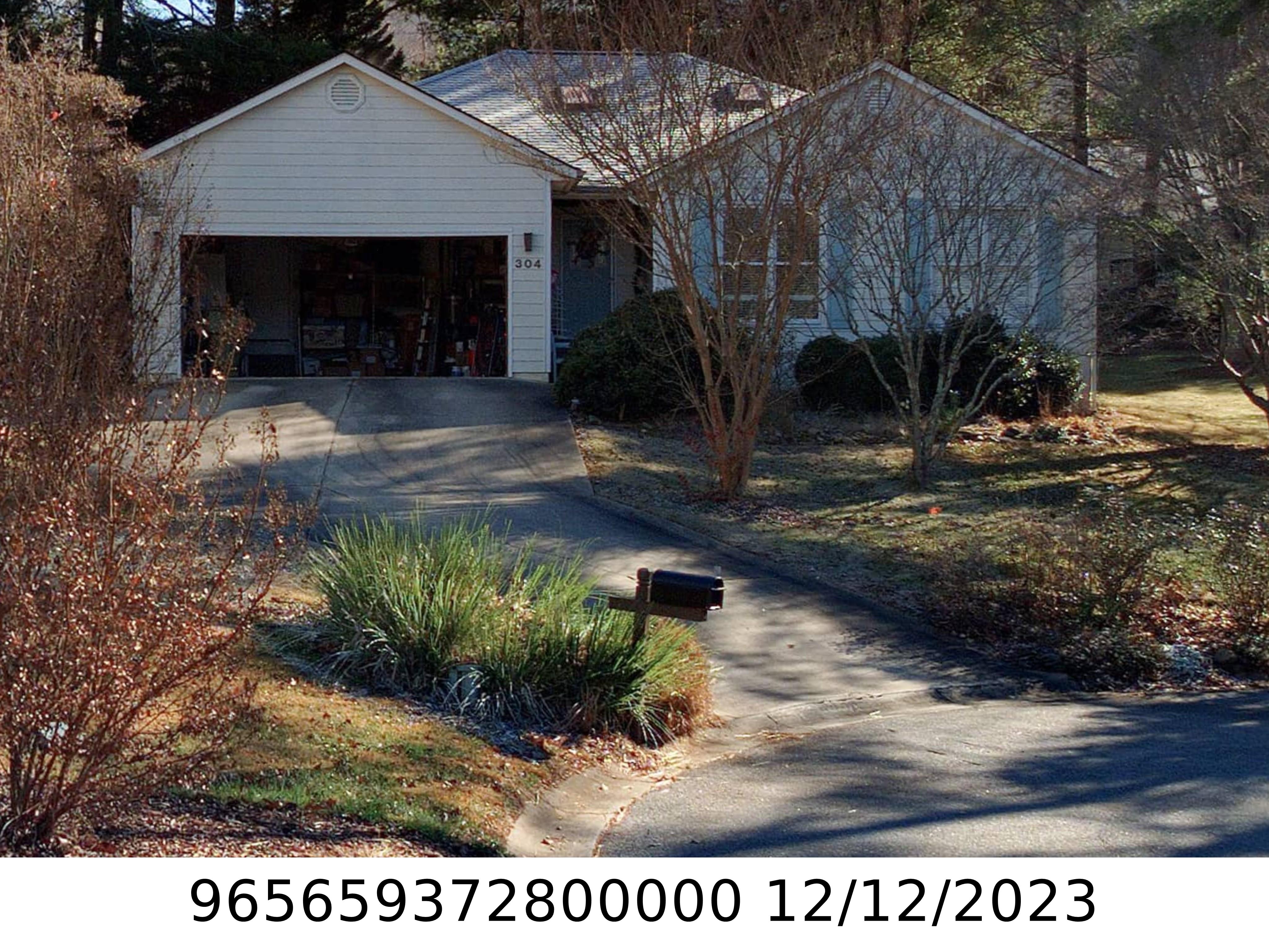 A picture of the property located at 304 KINGBIRD LN, ASHEVILLE NC 28803.