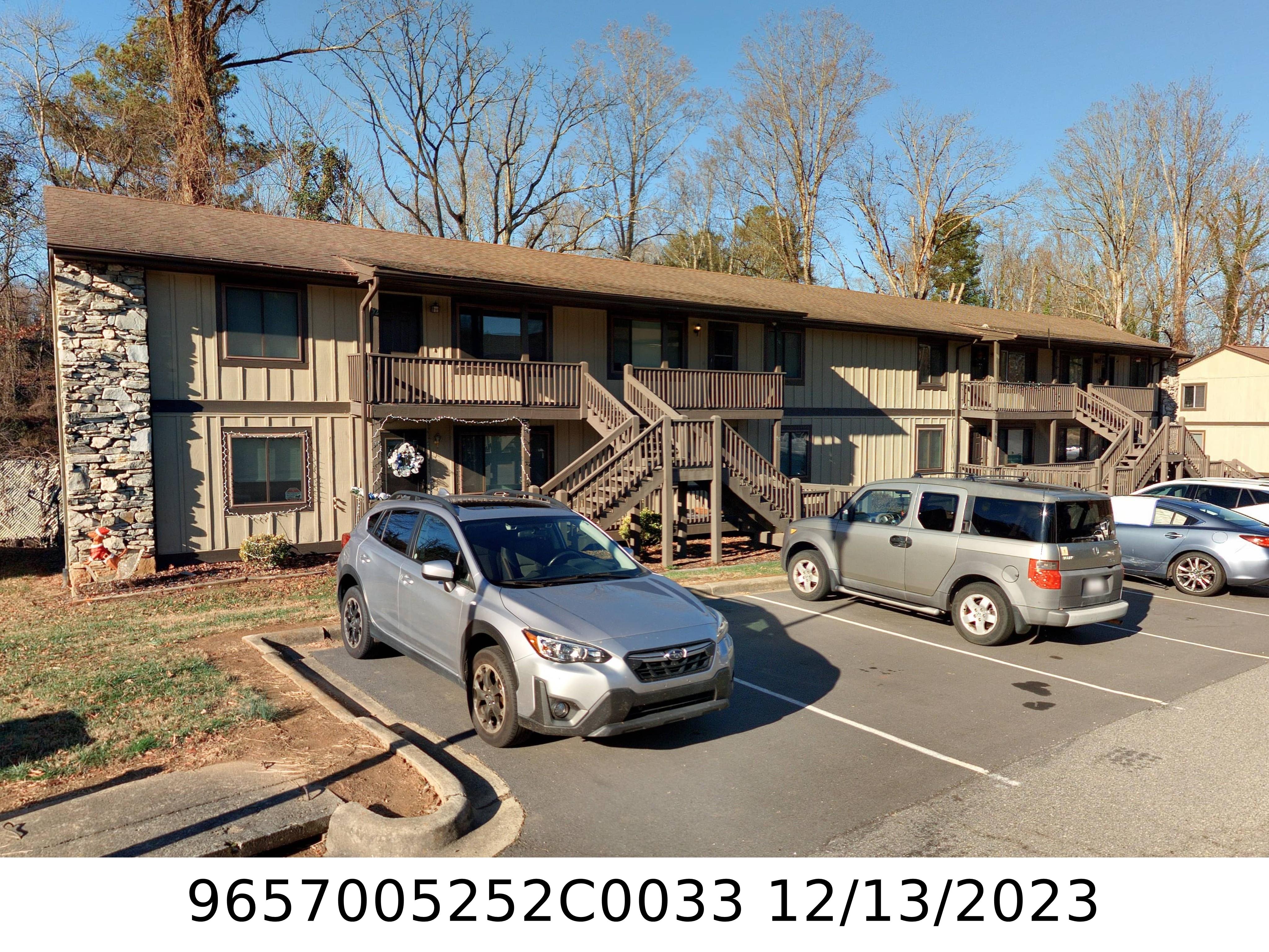 A picture of the property located at 33 DAWNWOOD CIR.