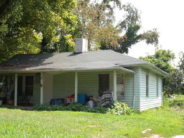 A picture of the property located at 8 WHITE AVE, ASHEVILLE NC 28803.