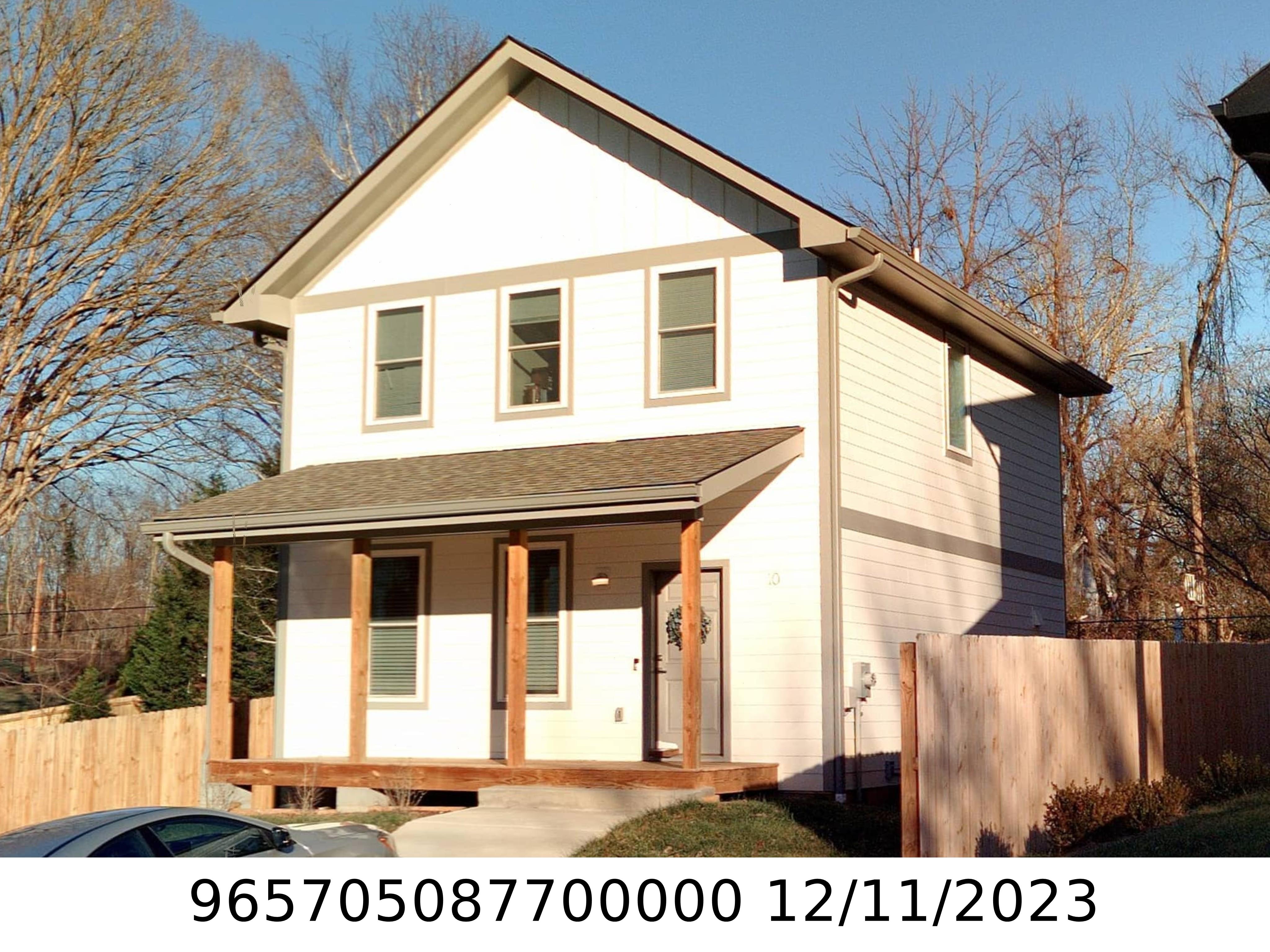 A picture of the property located at 10 CHAPEL PARK RD, ASHEVILLE NC 28803.