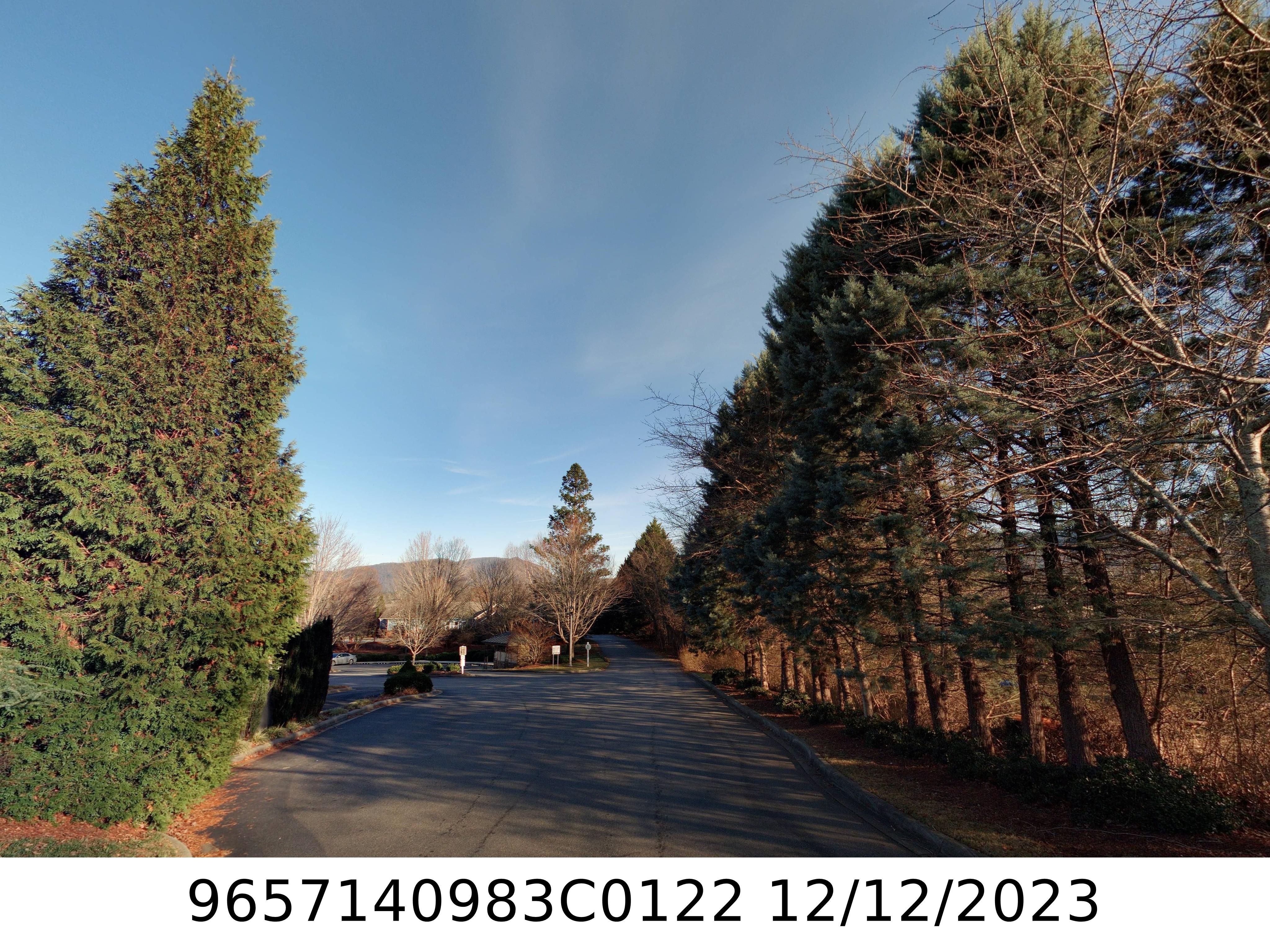 A picture of the property located at 122 APPELDOORN CIR, ASHEVILLE NC 28803.