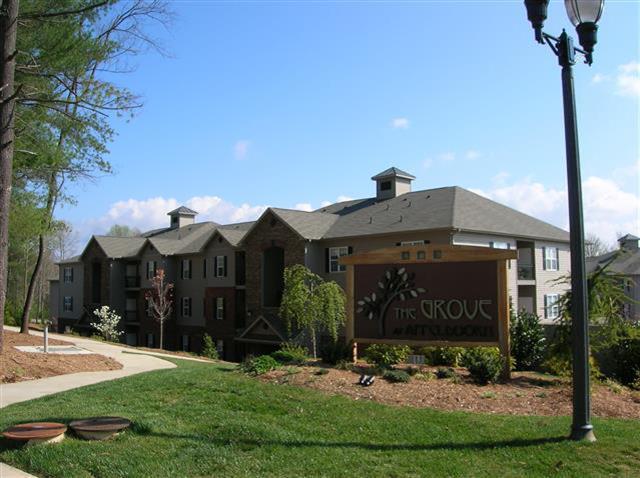 A picture of the property located at 517 APPELDOORN CIR, ASHEVILLE NC 28803.