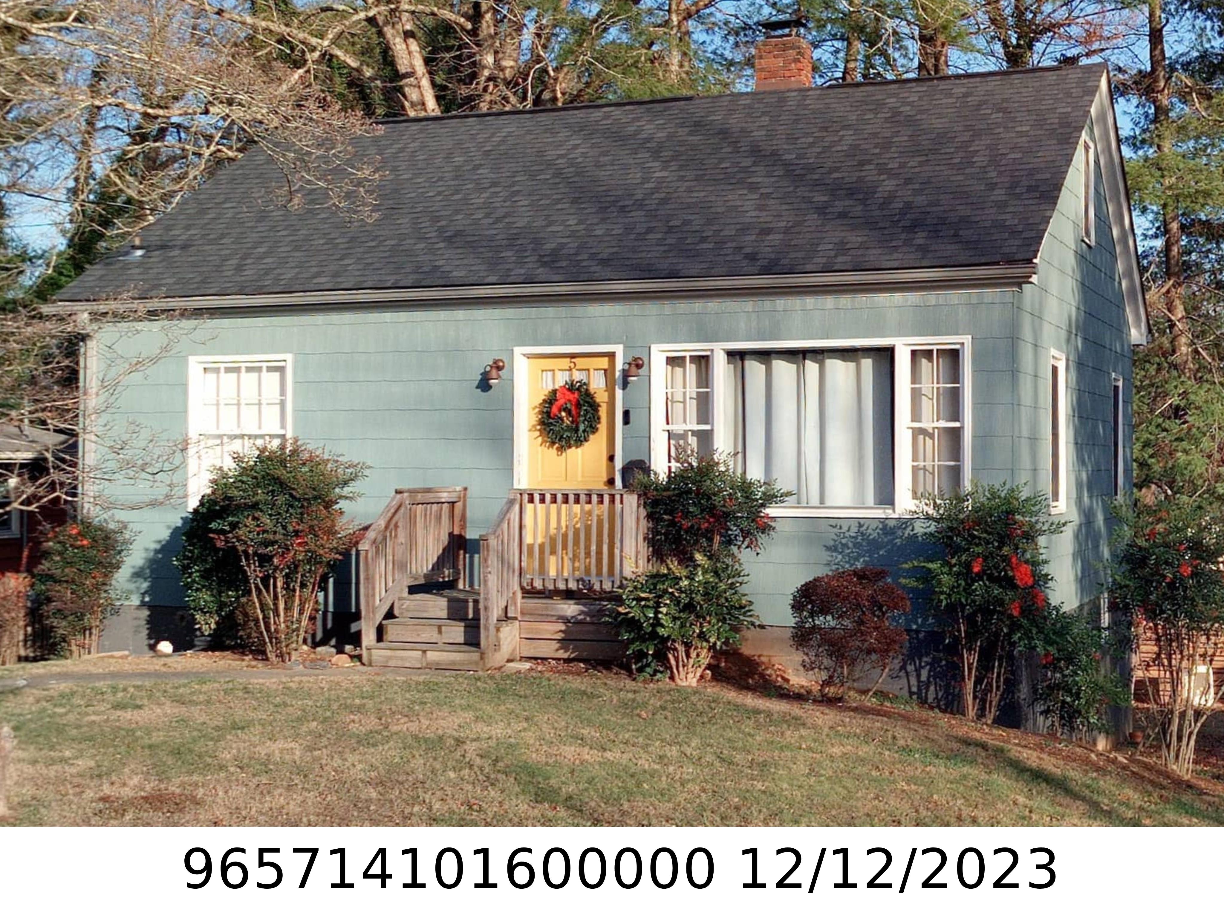 A picture of the property located at 5 W CHAPEL CIR, ASHEVILLE NC 28803.