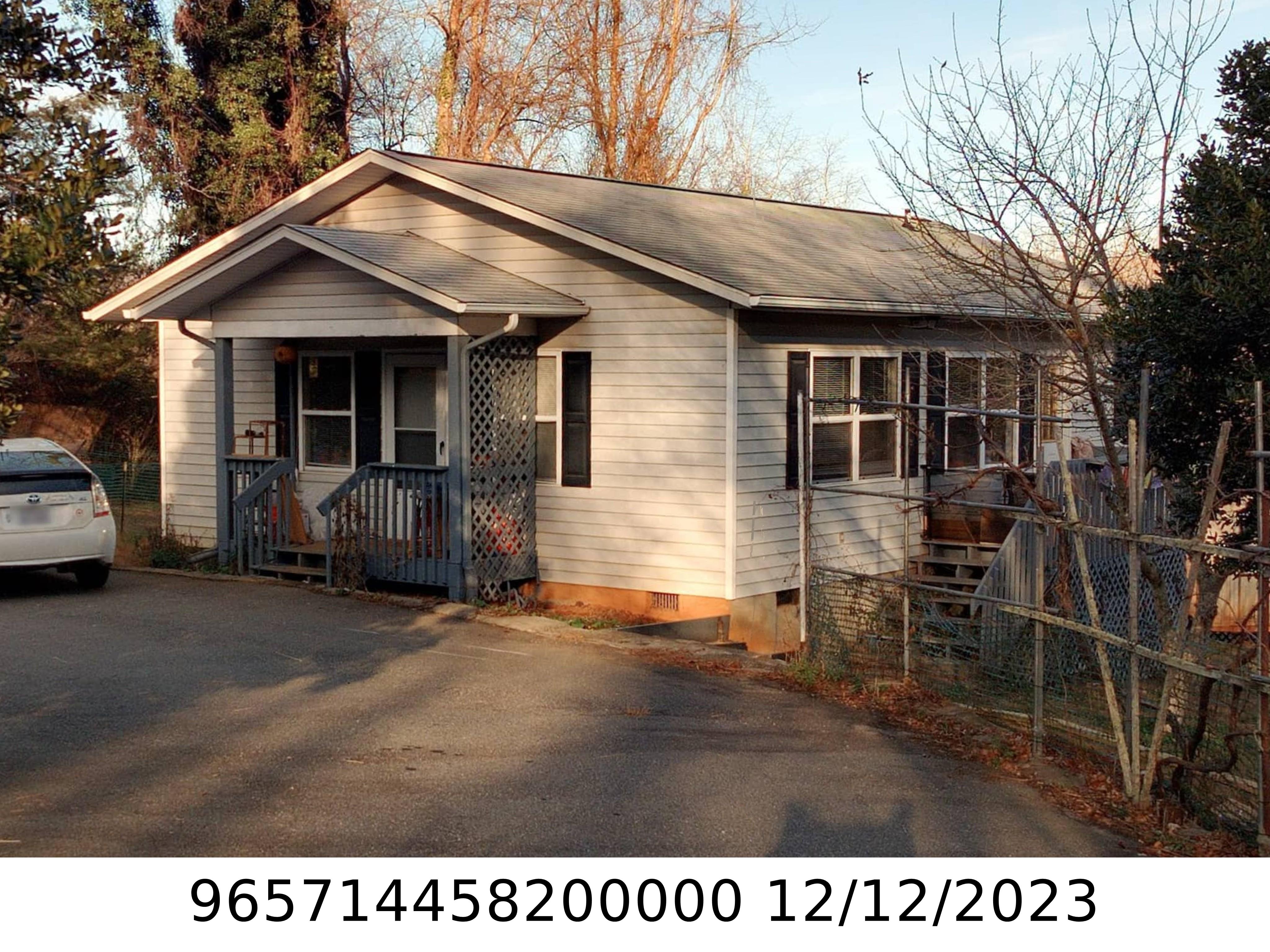 A picture of the property located at 16 WILSON CREEK DR, ASHEVILLE NC 28803.