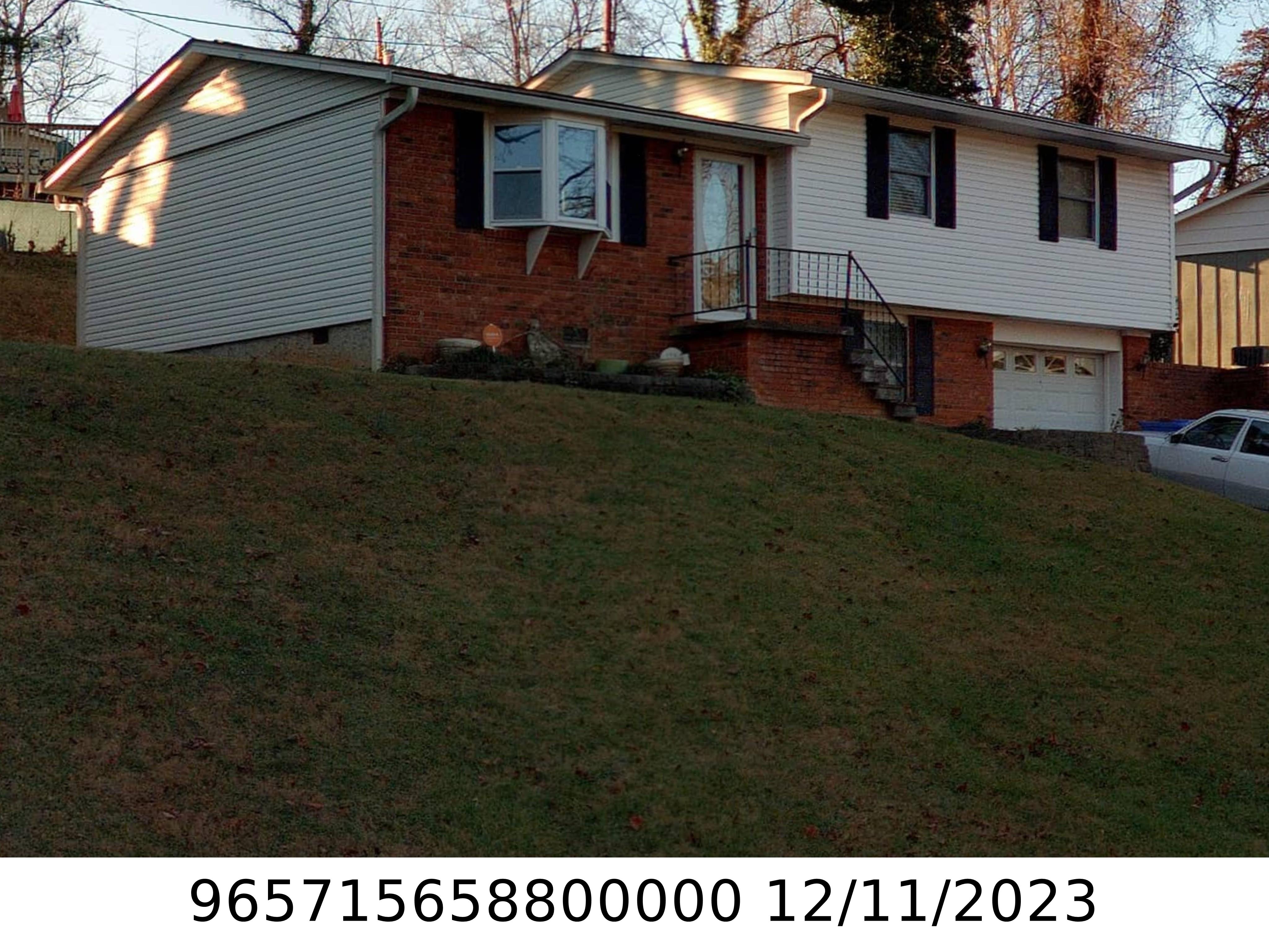 A picture of the property located at 129 WYATT ST, ASHEVILLE NC 28803.