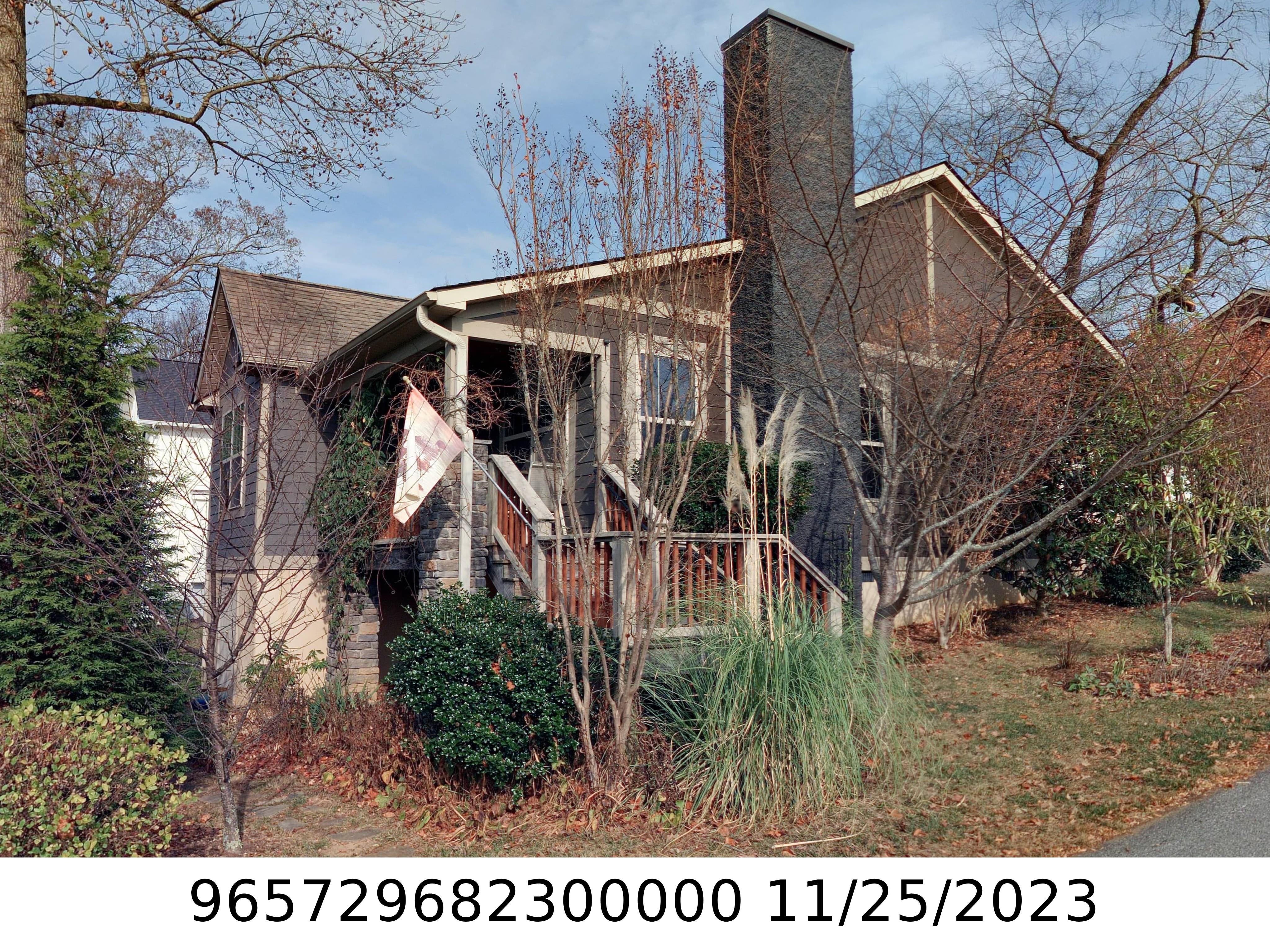 A picture of the property located at 2 CRESTVIEW ST, ASHEVILLE NC 28803.