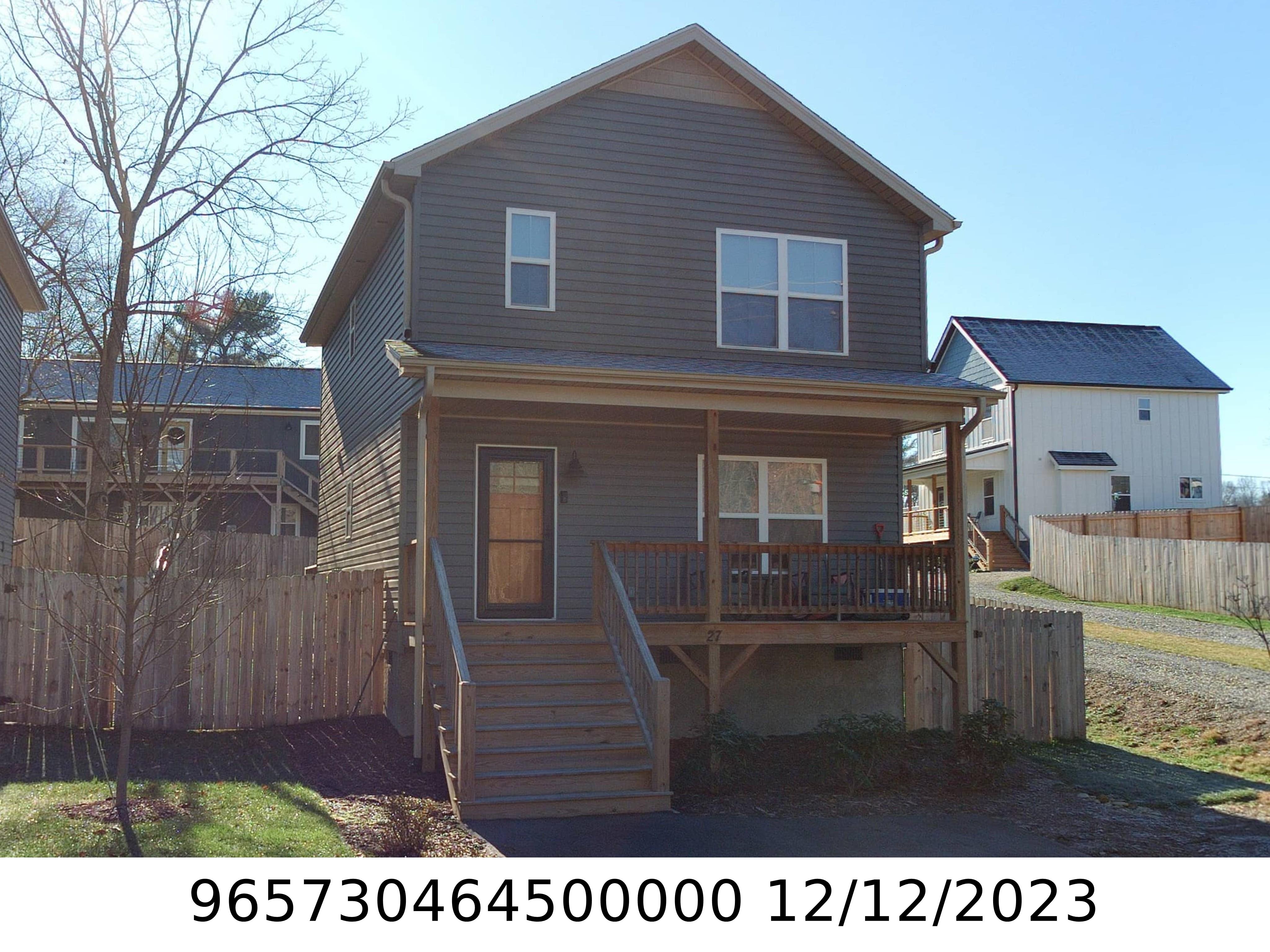 A picture of the property located at 27 BUSBEE VIEW RD, ASHEVILLE NC 28803.