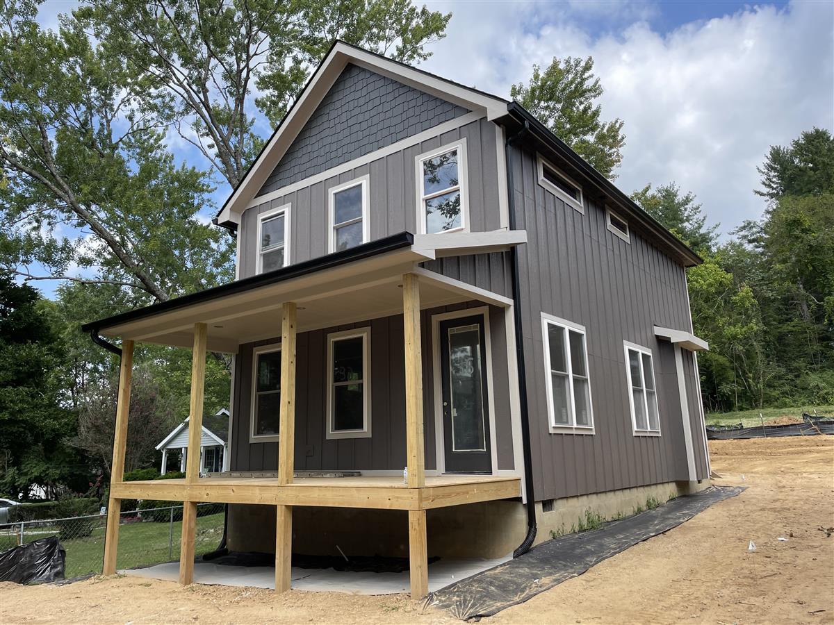 A picture of the property located at 36 BUSBEE VIEW RD, ASHEVILLE NC 28803.