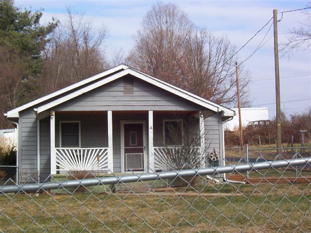 A picture of the property located at 22 BUSBEE VIEW RD ASHEVILLE NC.