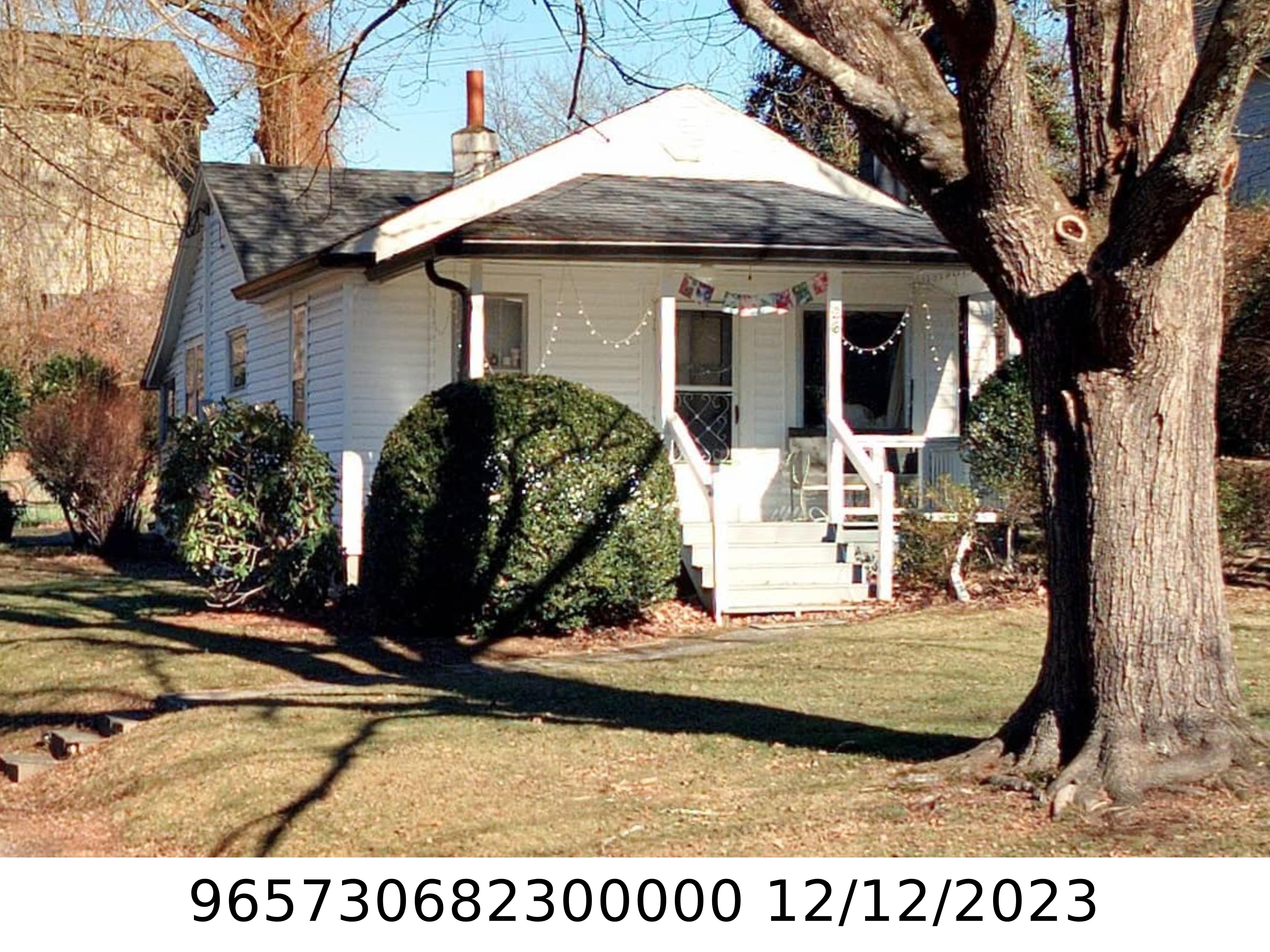 A picture of the property located at 26 BUSBEE VIEW RD, ASHEVILLE NC 28803.