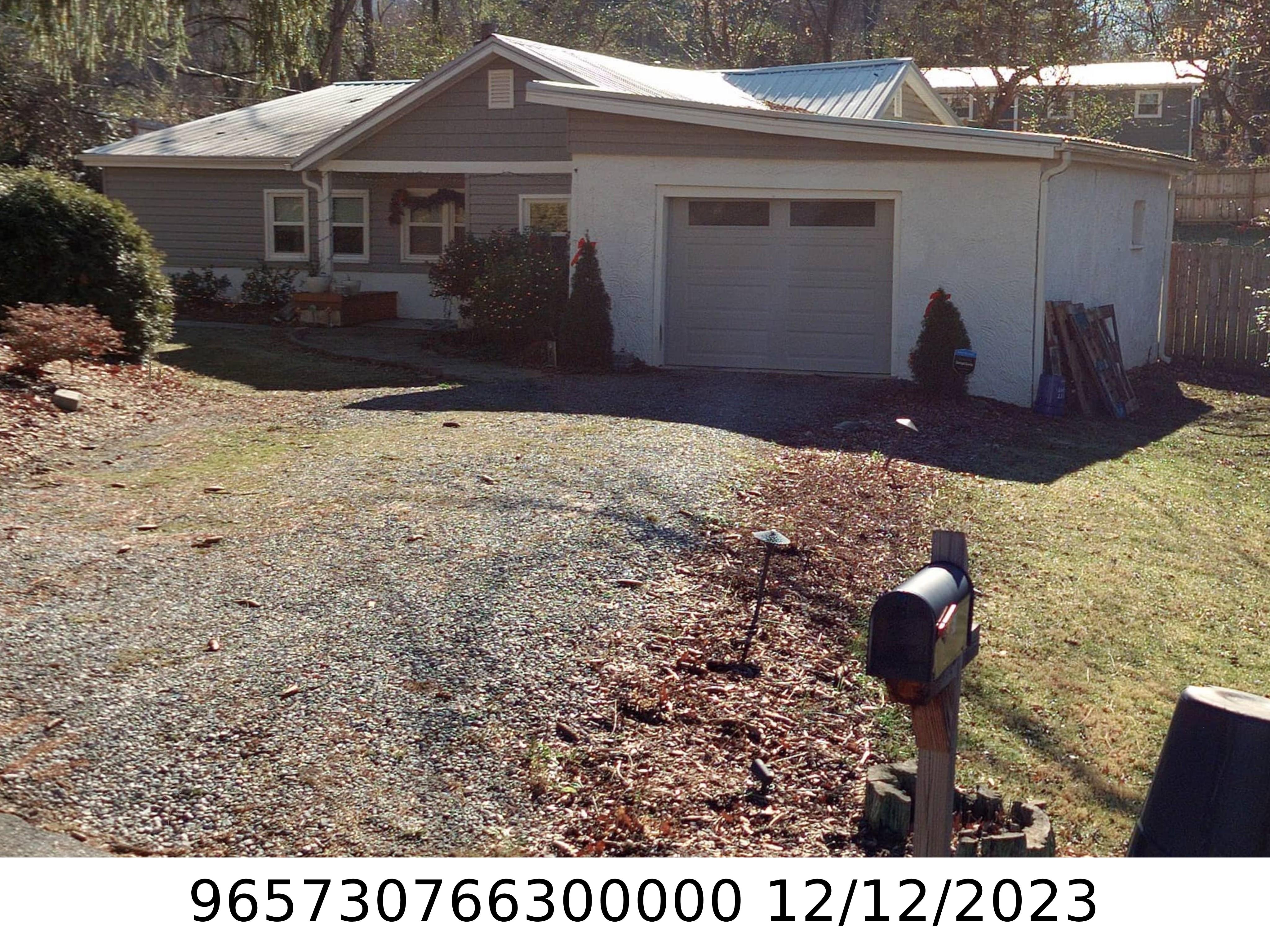 A picture of the property located at 51 BUSBEE VIEW RD, ASHEVILLE NC 28803.
