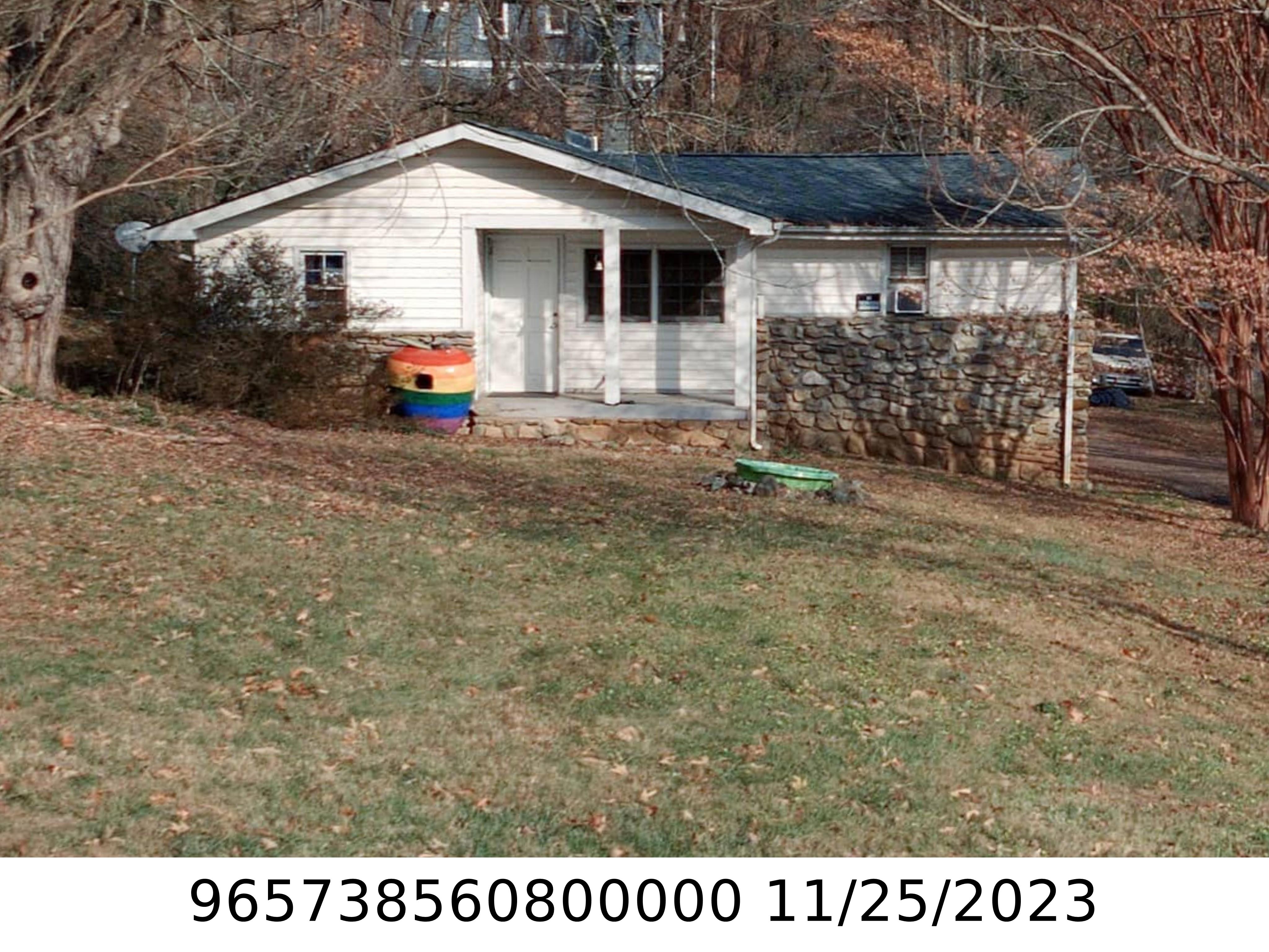 A picture of the property located at 14 HARMON CIR, ASHEVILLE NC 28803.