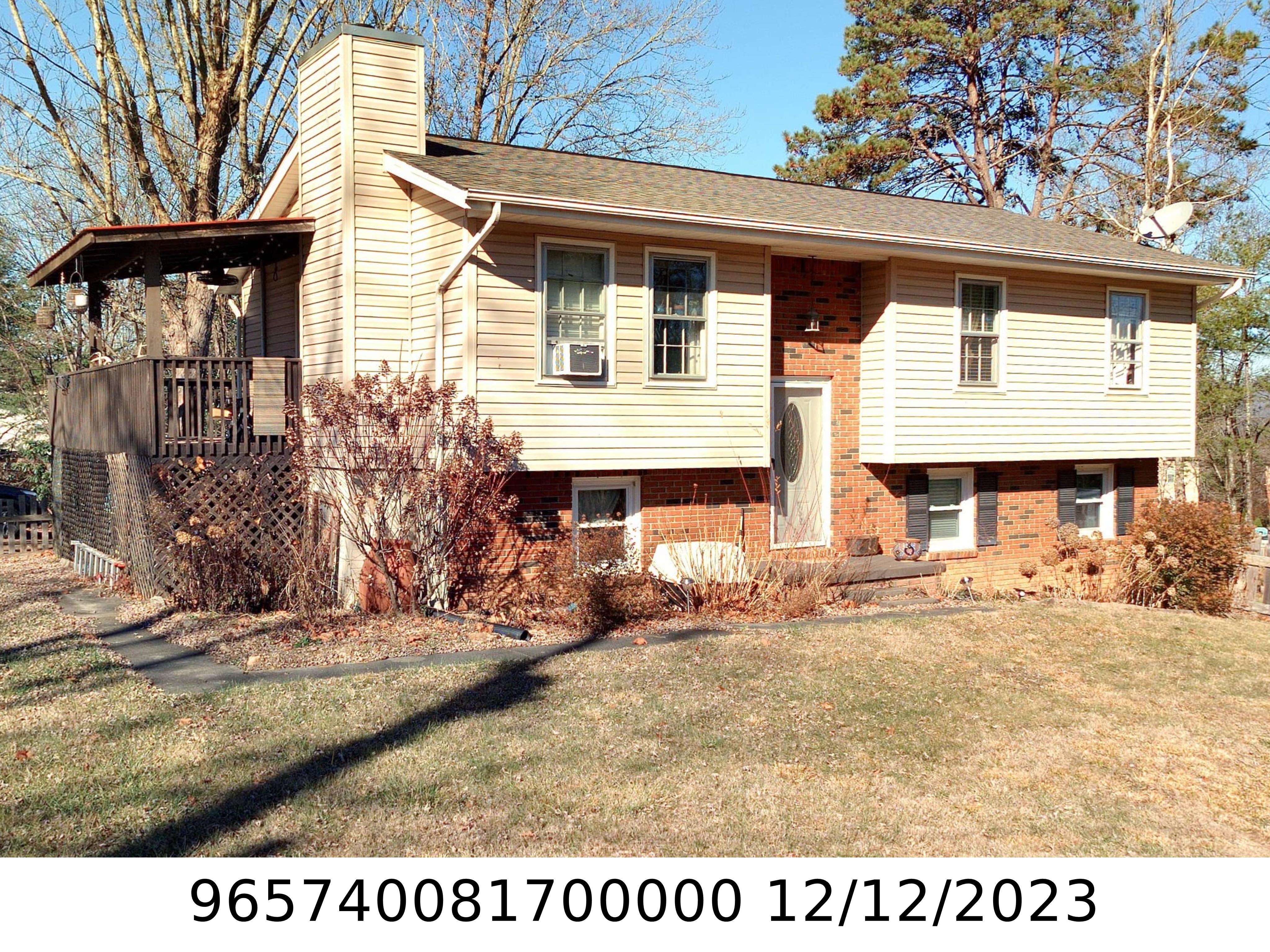 A picture of the property located at 105 BUSBEE VIEW LN, ASHEVILLE NC 28803.