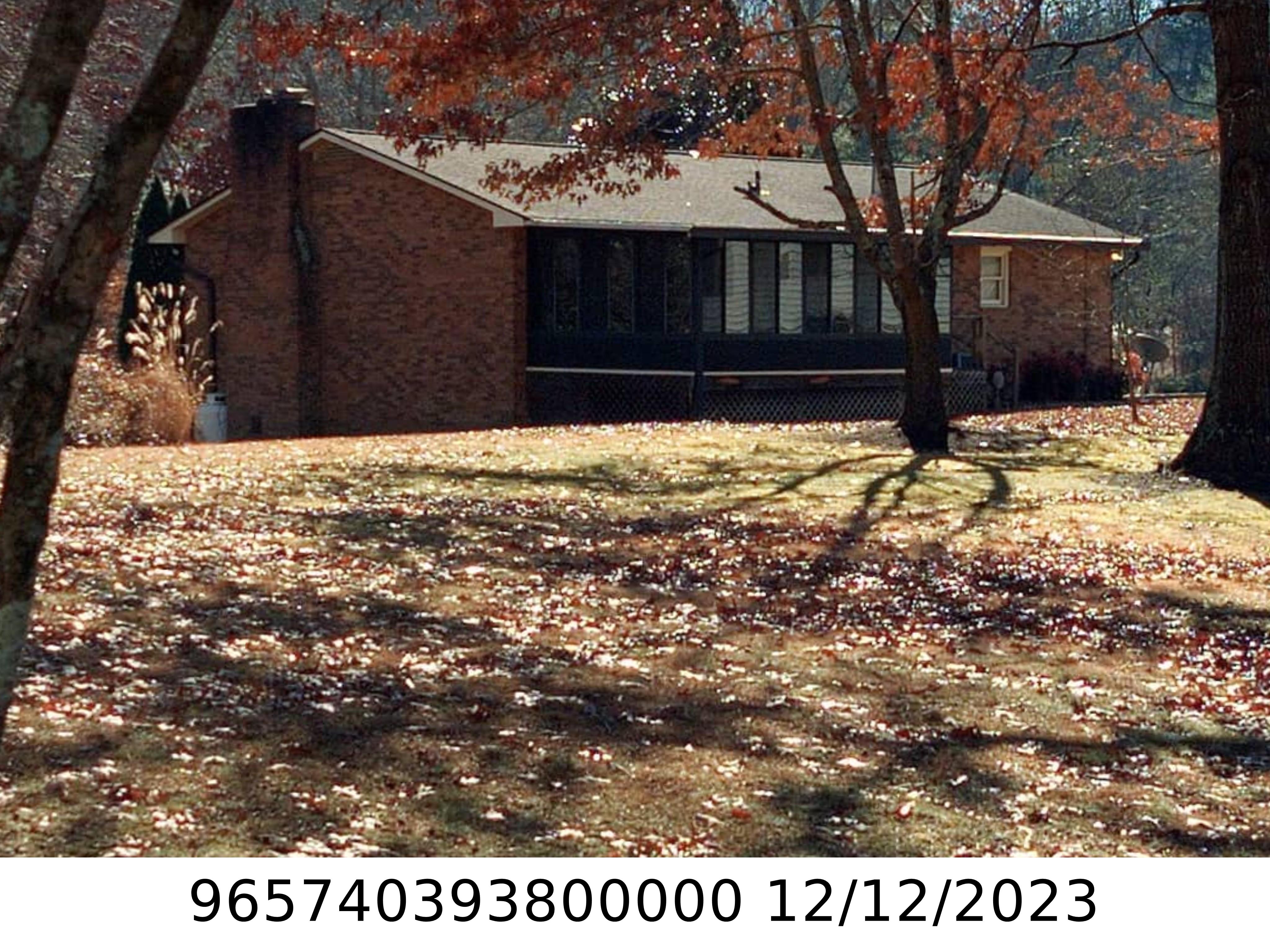 A picture of the property located at 18 LELA JOHNSON LN, ASHEVILLE NC 28803.