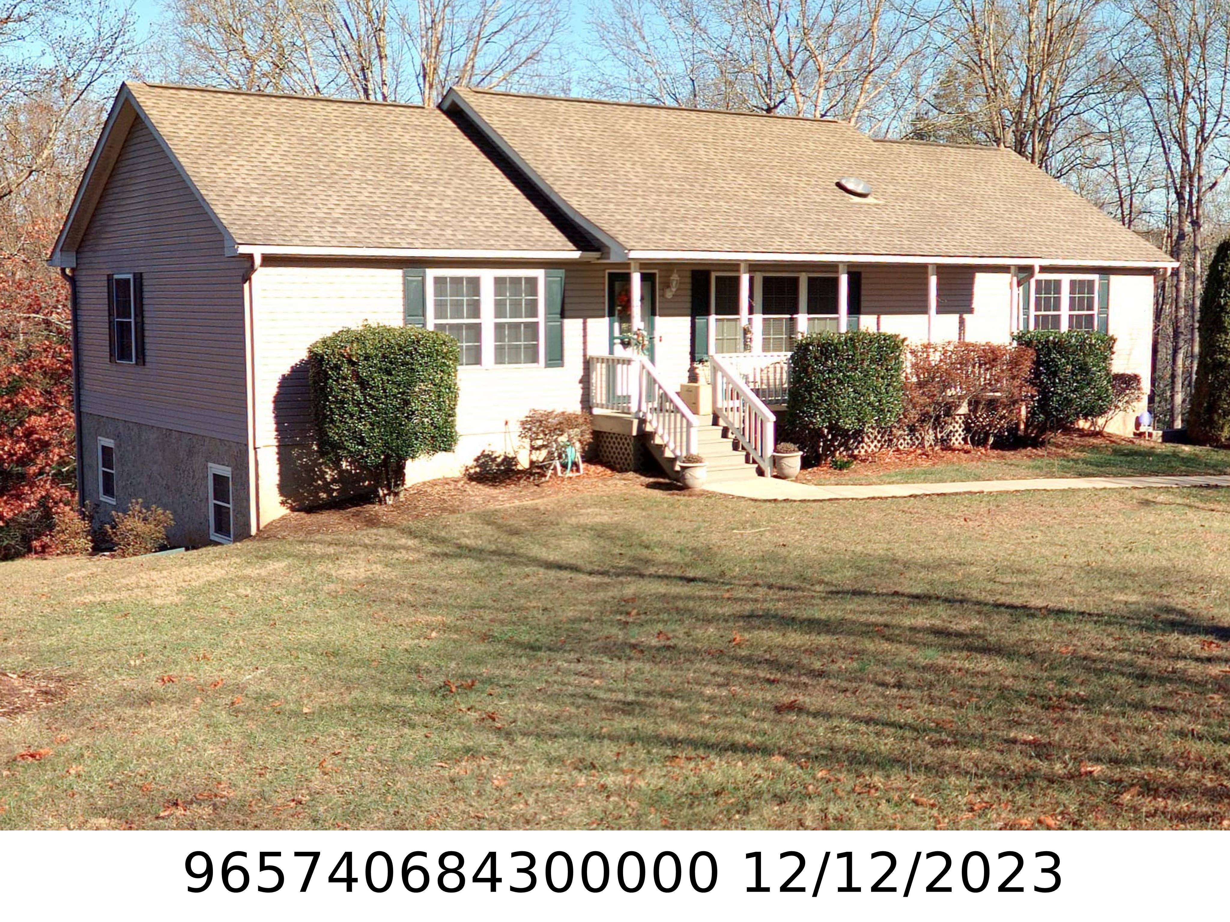 A picture of the property located at 28 LELA JOHNSON LN, ASHEVILLE NC 28803.