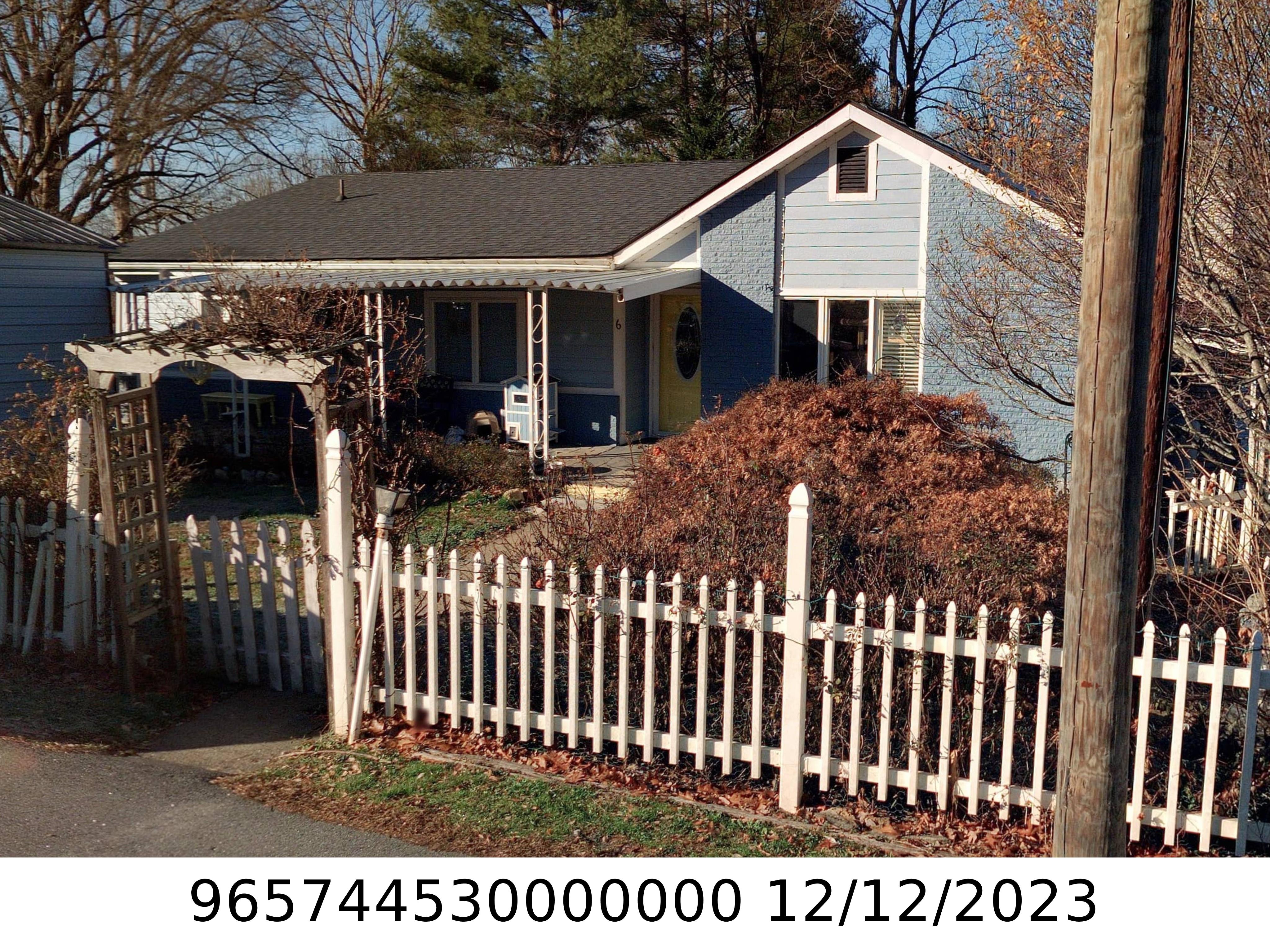 A picture of the property located at 6 CHESTNUT TER, ASHEVILLE NC 28803.