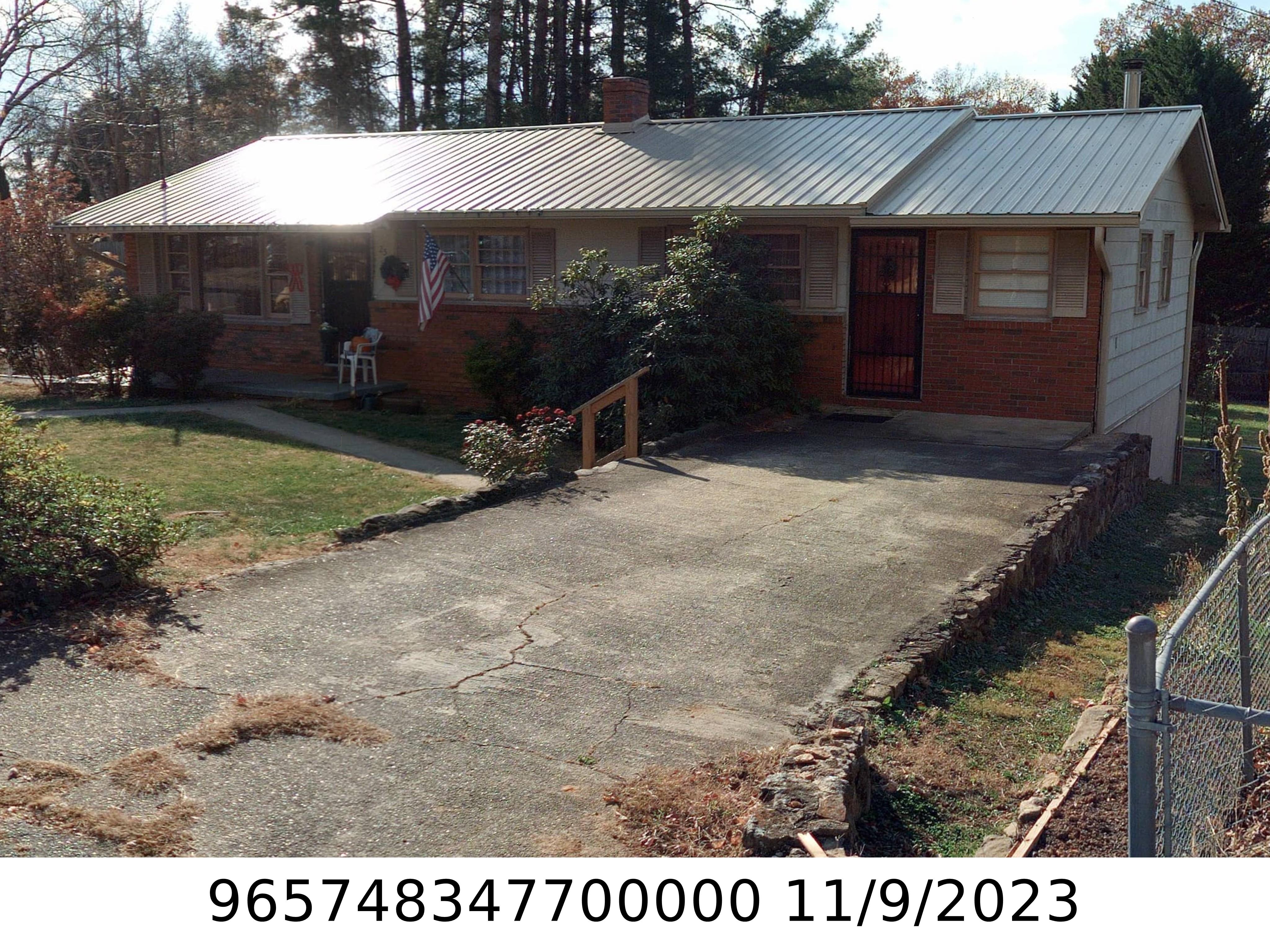 A picture of the property located at 25 HARMONY LN, ASHEVILLE NC 28803.