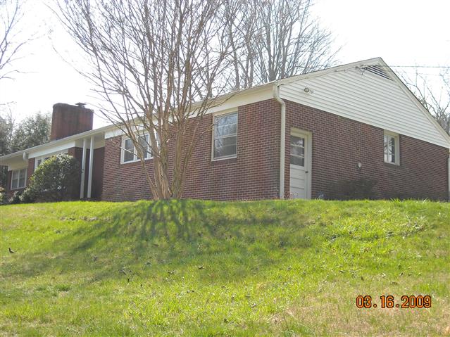 A picture of the property located at 2 LORA LN, ASHEVILLE NC 28803.