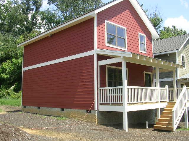 A picture of the property located at 4 COTTAGE COVE LN, ASHEVILLE NC 28803.