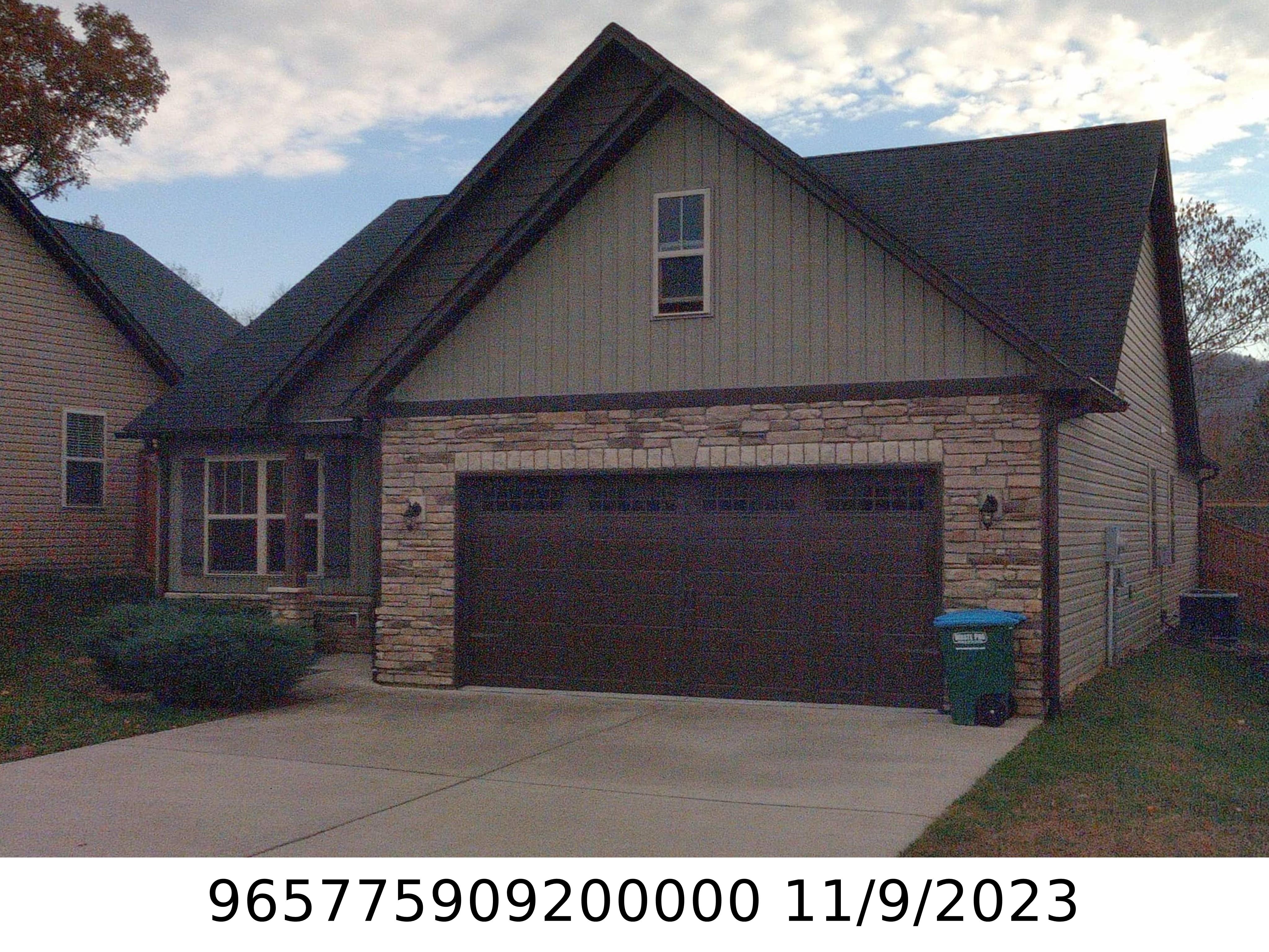 A picture of the property located at 38 ONTEORA OAKS DR, ASHEVILLE NC 28803.