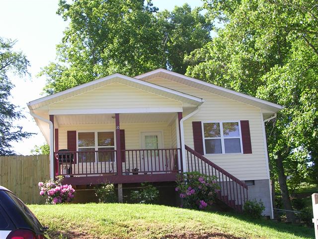 A picture of the property located at 10 MCTINDAL CIR, ASHEVILLE NC 28803.