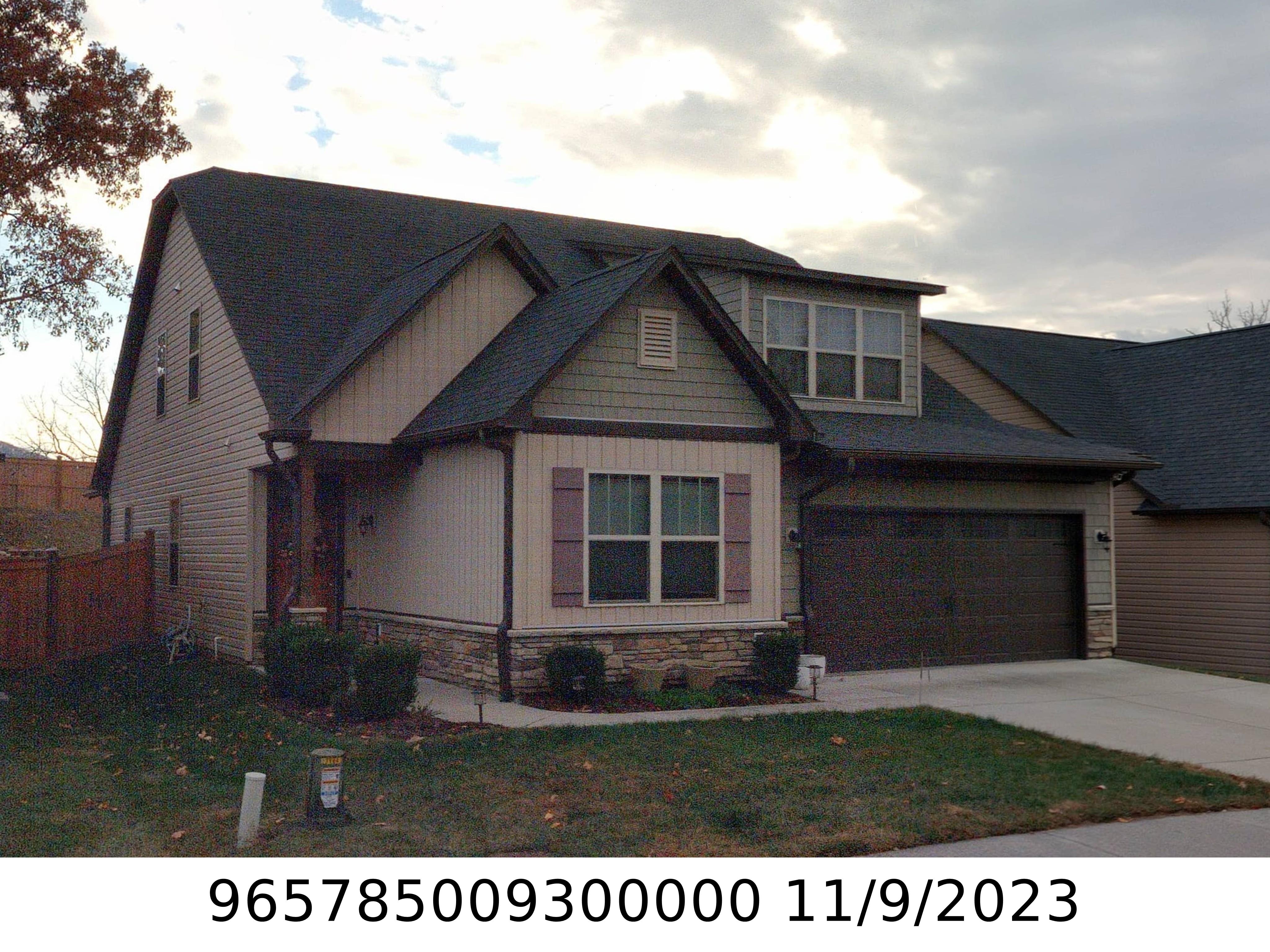 A picture of the property located at 28 ONTEORA OAKS DR, ASHEVILLE NC 28803.