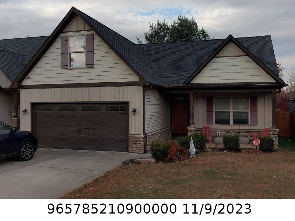 A picture of the property located at 17 ONTEORA OAKS DR, ASHEVILLE NC 28803.