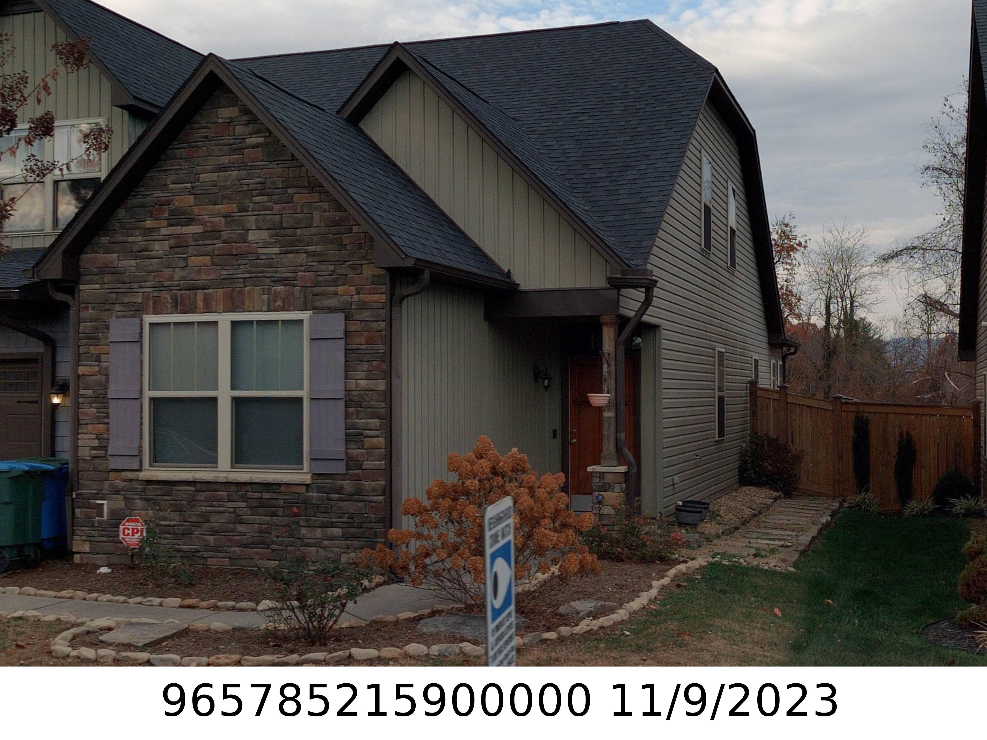 A picture of the property located at 11 ONTEORA OAKS DR, ASHEVILLE NC 28803.