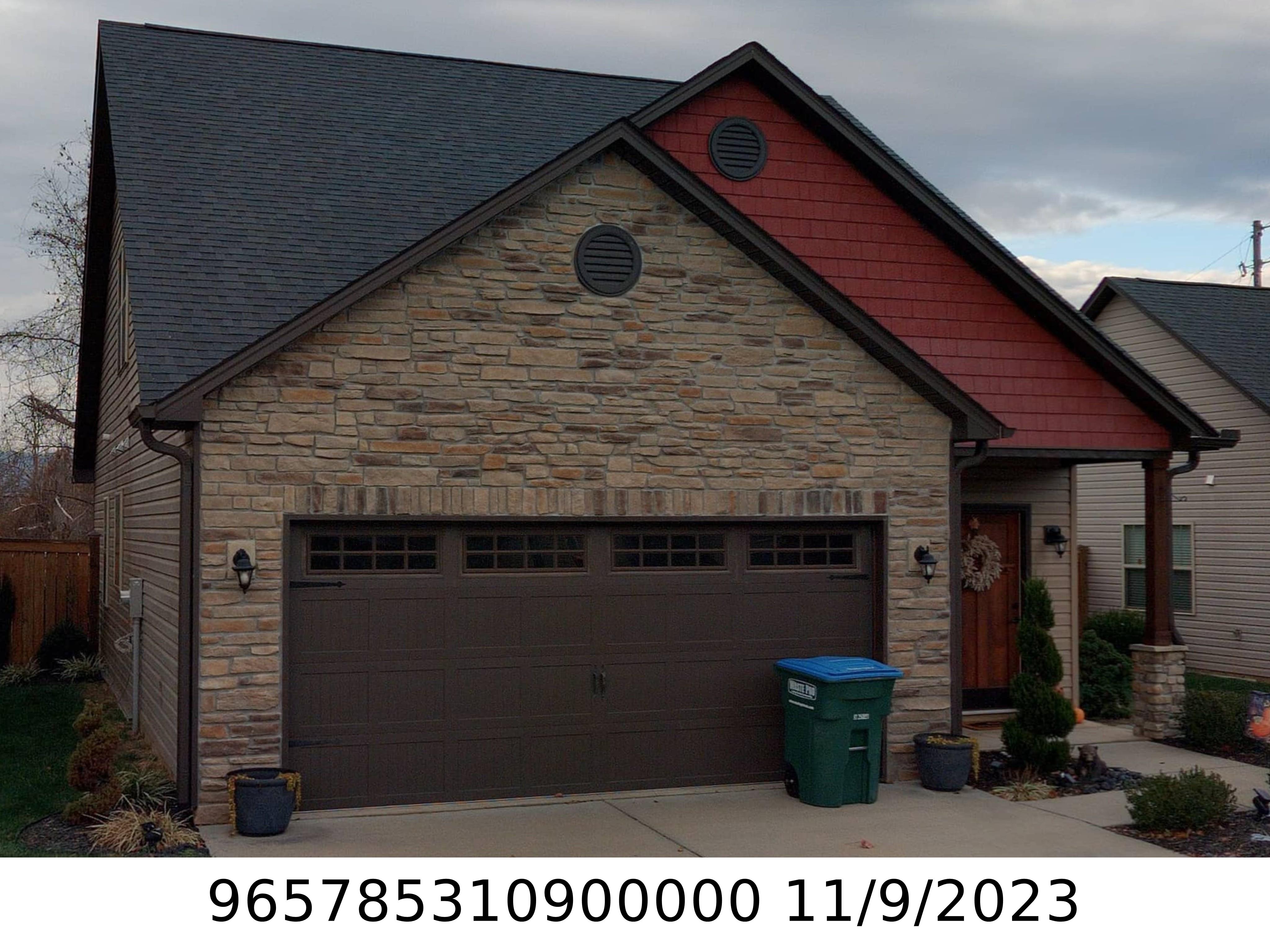 A picture of the property located at 9 ONTEORA OAKS DR, ASHEVILLE NC 28803.