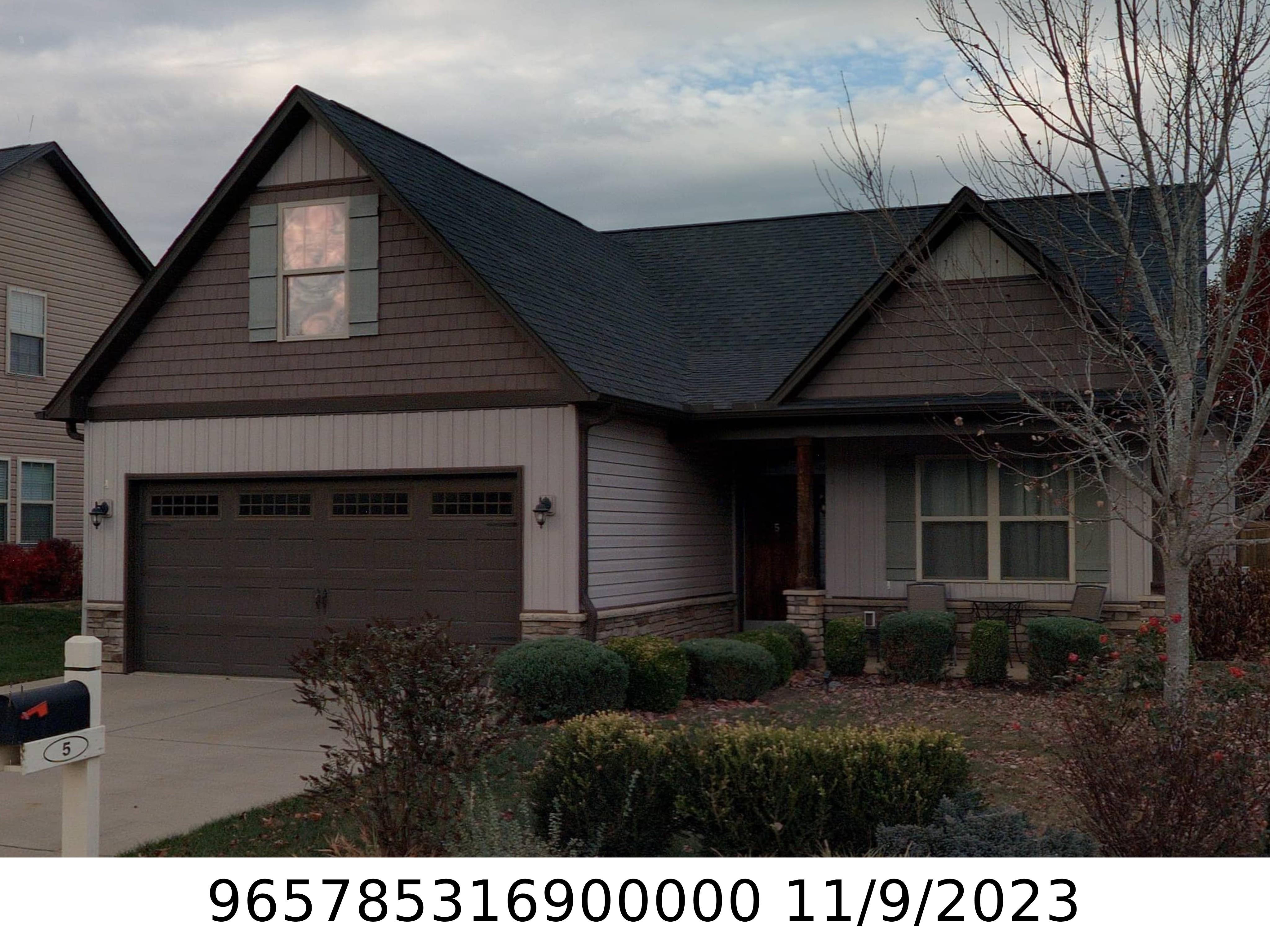 A picture of the property located at 5 ONTEORA OAKS DR, ASHEVILLE NC 28803.