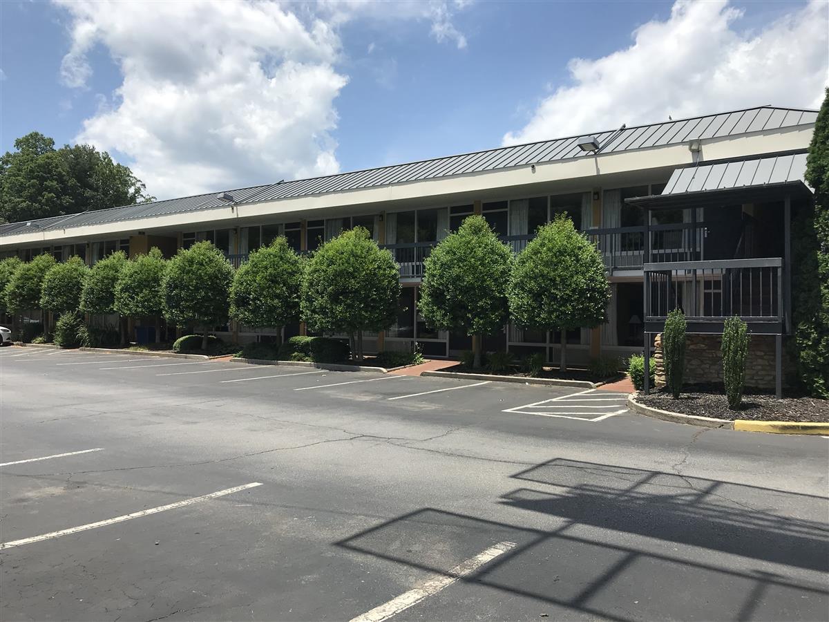 A picture of the property located at 201 TUNNEL RD, ASHEVILLE NC 28805.