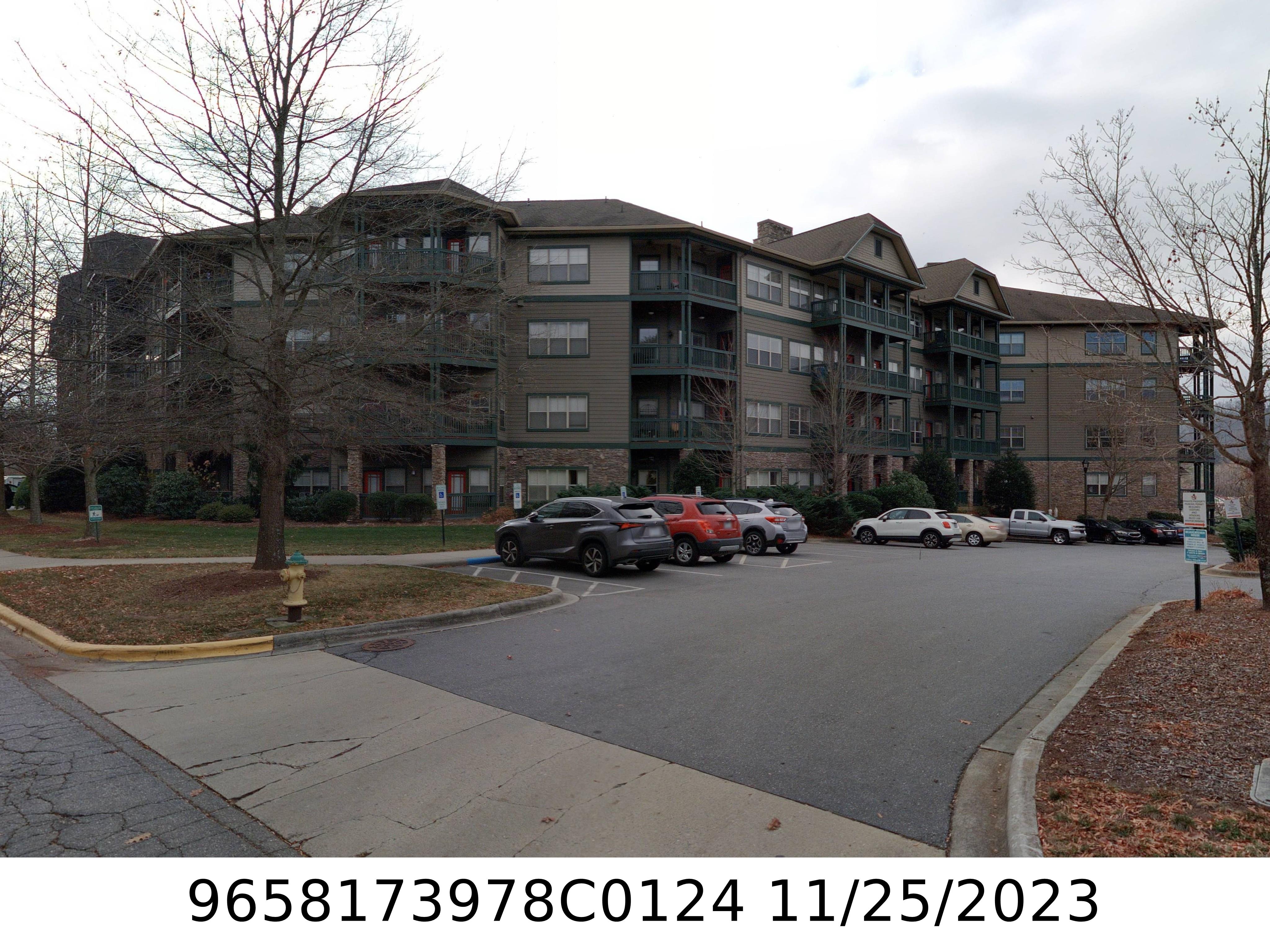 A picture of the property located at 9 KENILWORTH KNLS # 124, ASHEVILLE NC 28805.