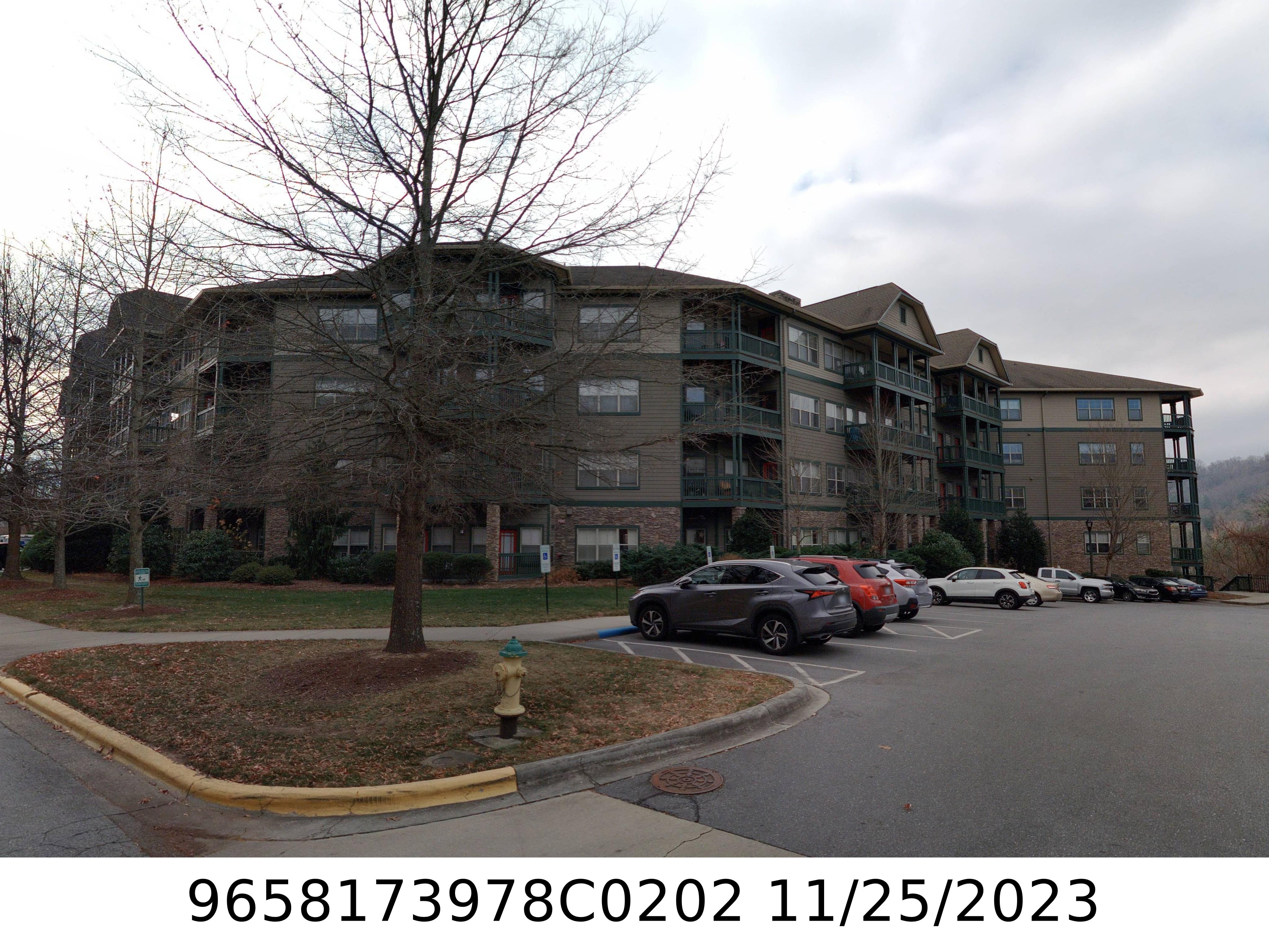 A picture of the property located at 9 KENILWORTH KNLS # 202, ASHEVILLE NC 28805.