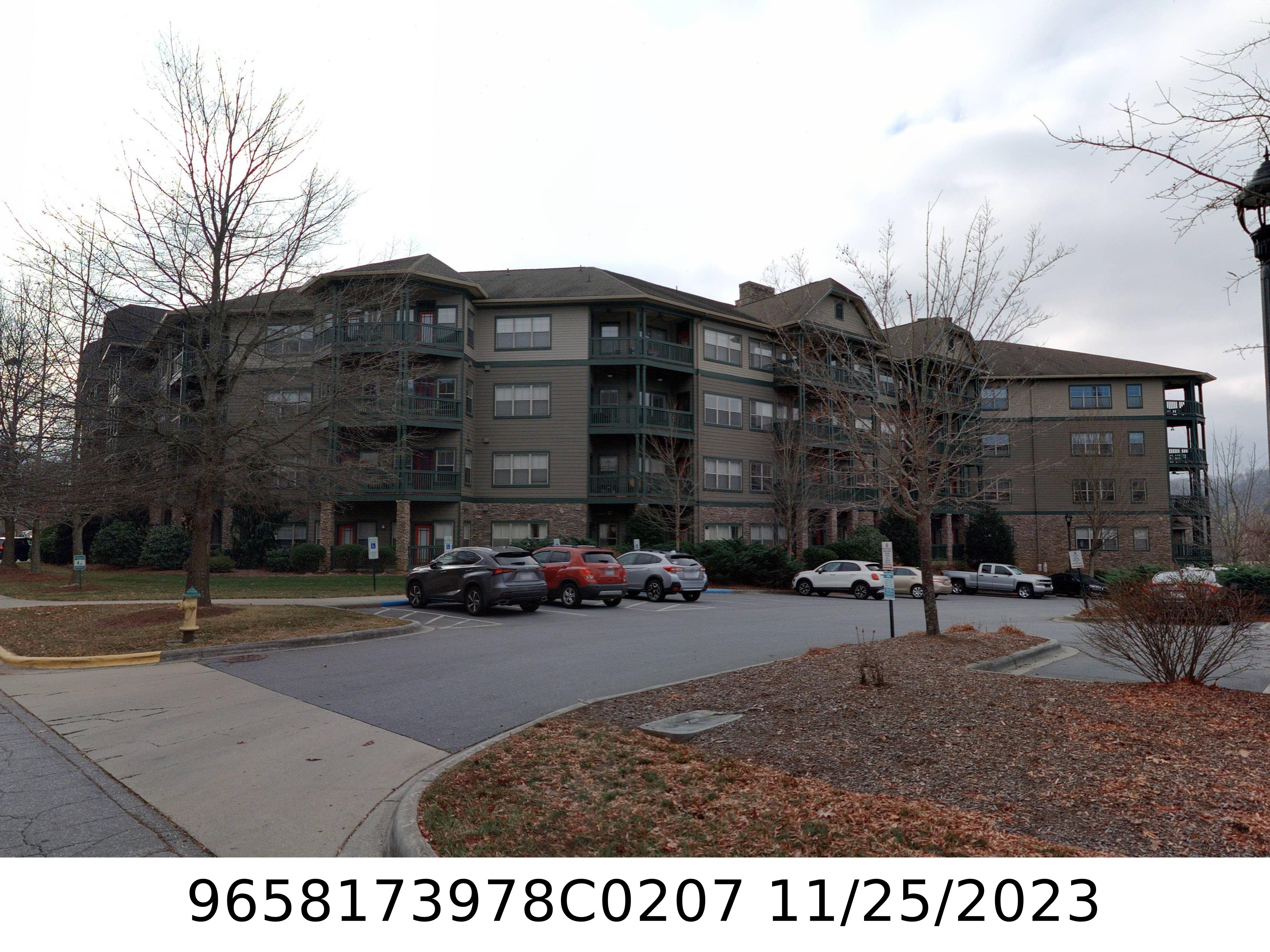 A picture of the property located at 9 KENILWORTH KNLS # 207, ASHEVILLE NC 28805.