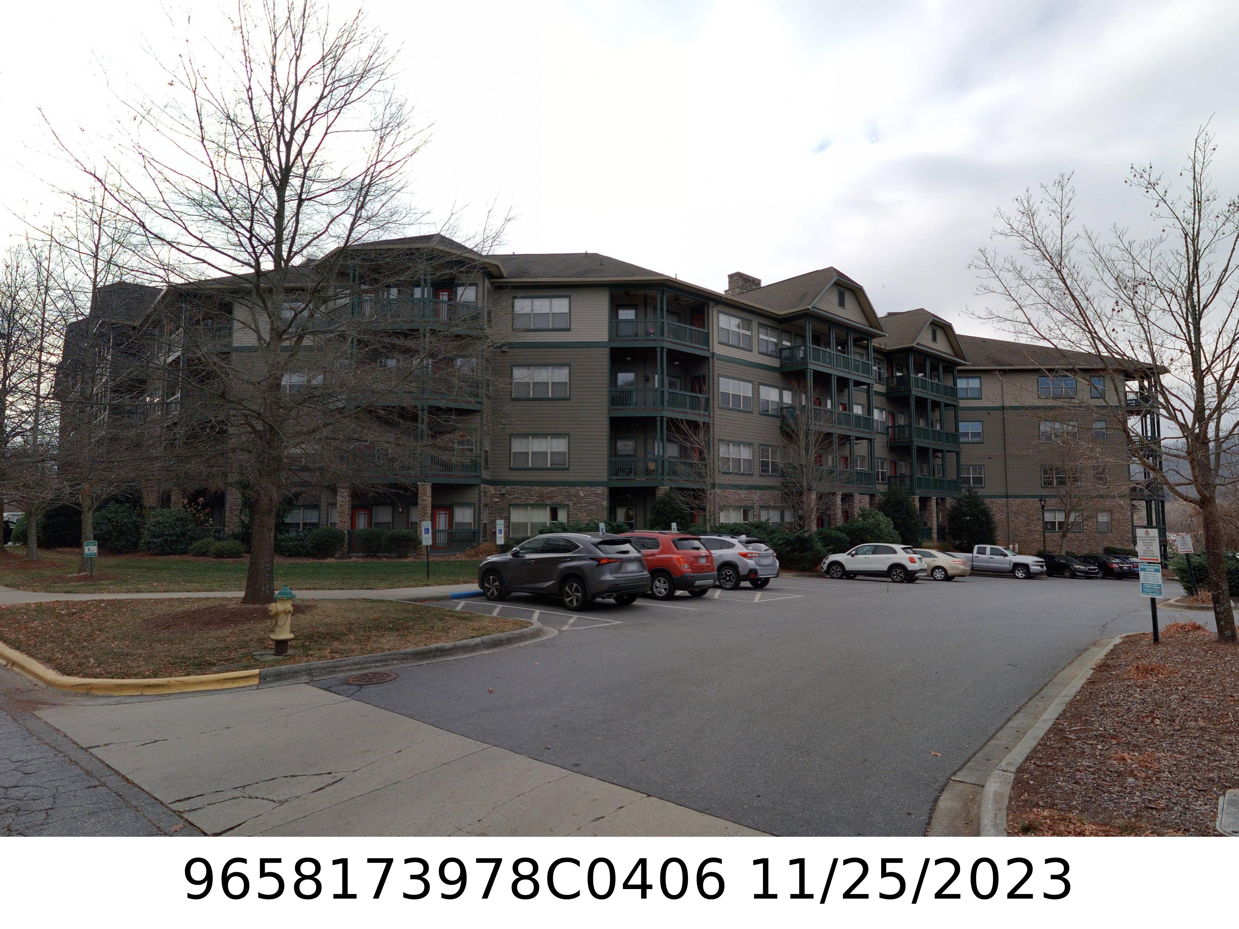 A picture of the property located at 9 KENILWORTH KNLS # 406, ASHEVILLE NC 28805.