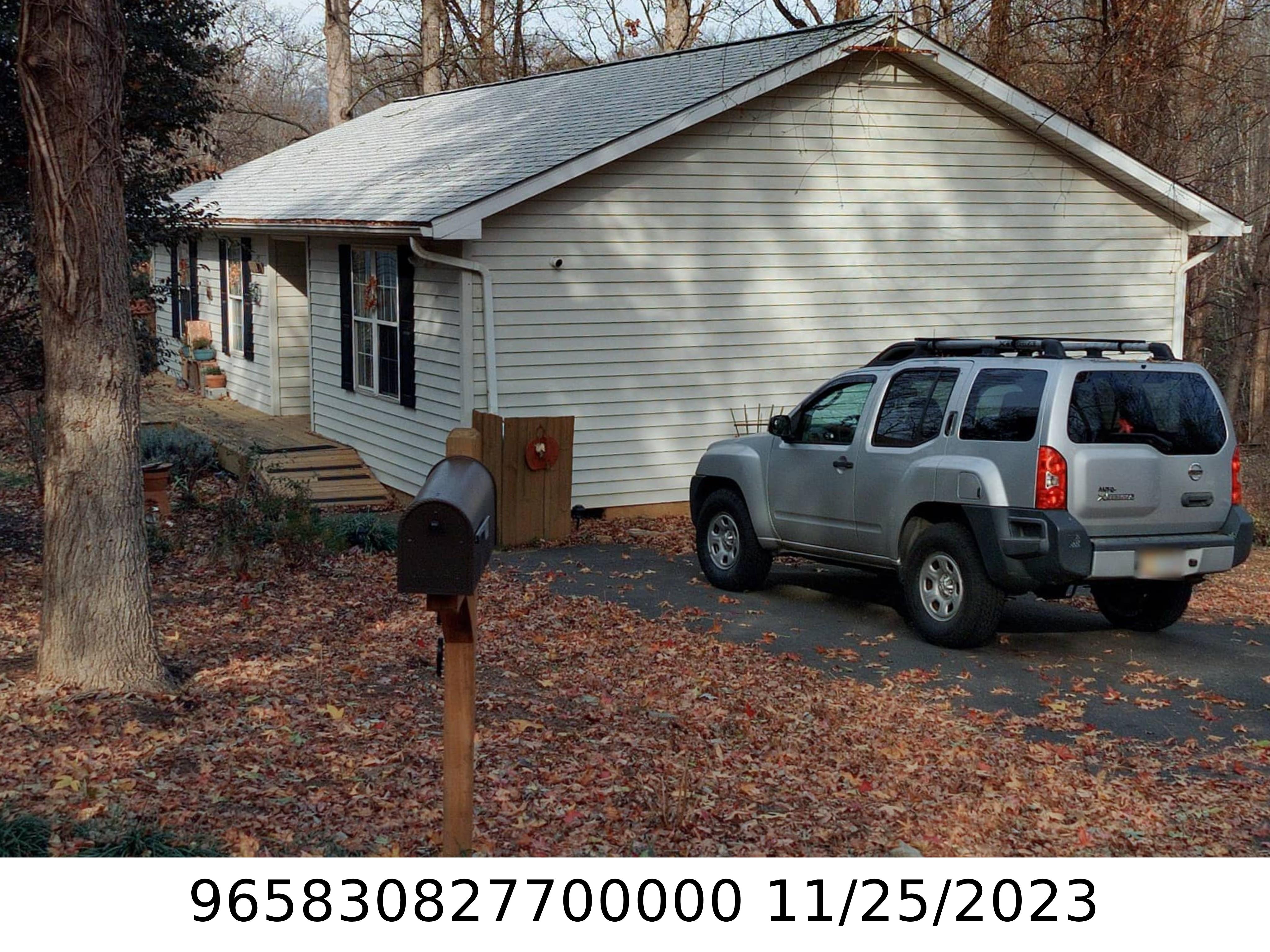 A picture of the property located at 10 DAWSON PL, ASHEVILLE NC 28803.