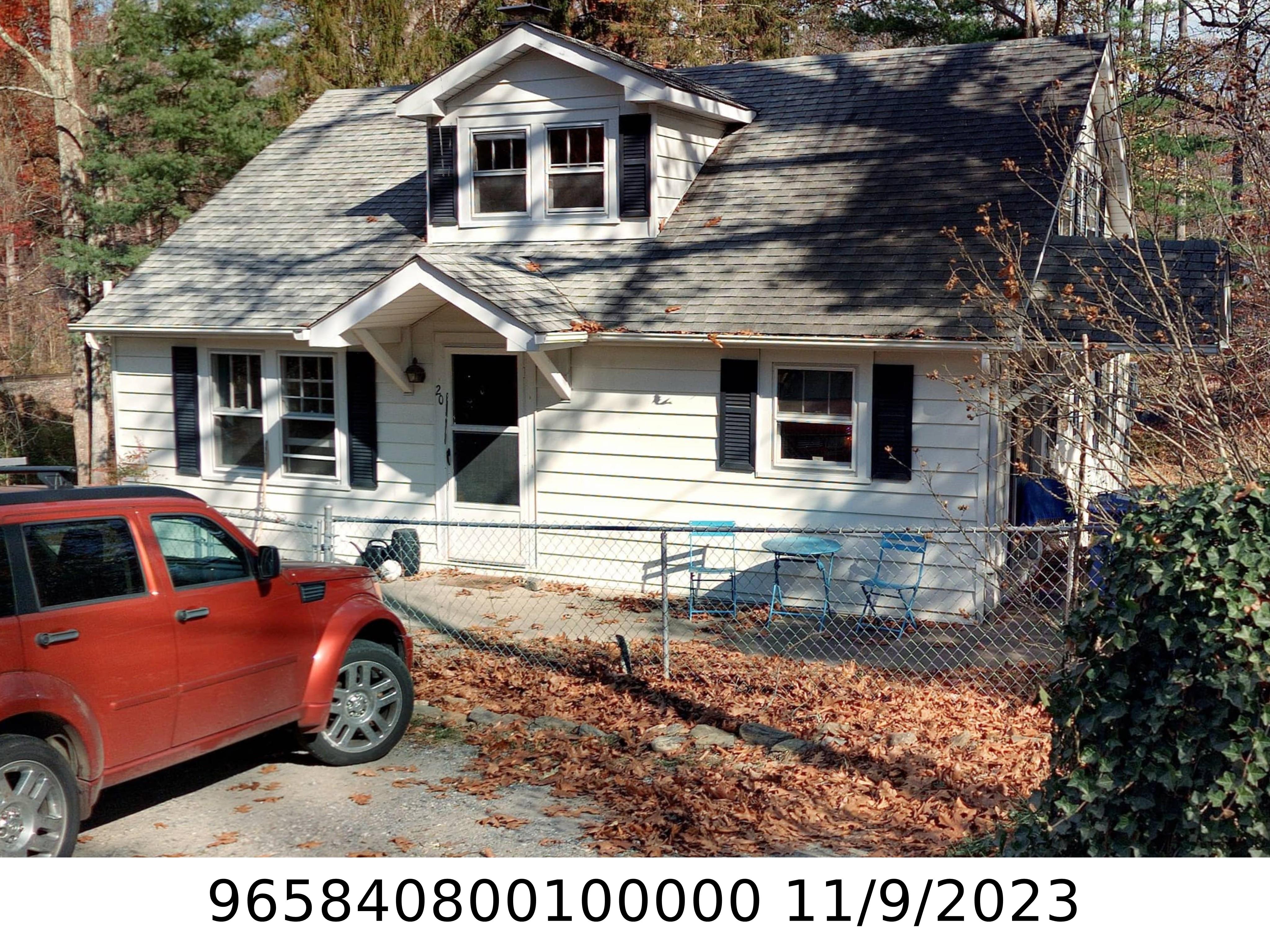 A picture of the property located at 20 PINECREST DR, ASHEVILLE NC 28803.
