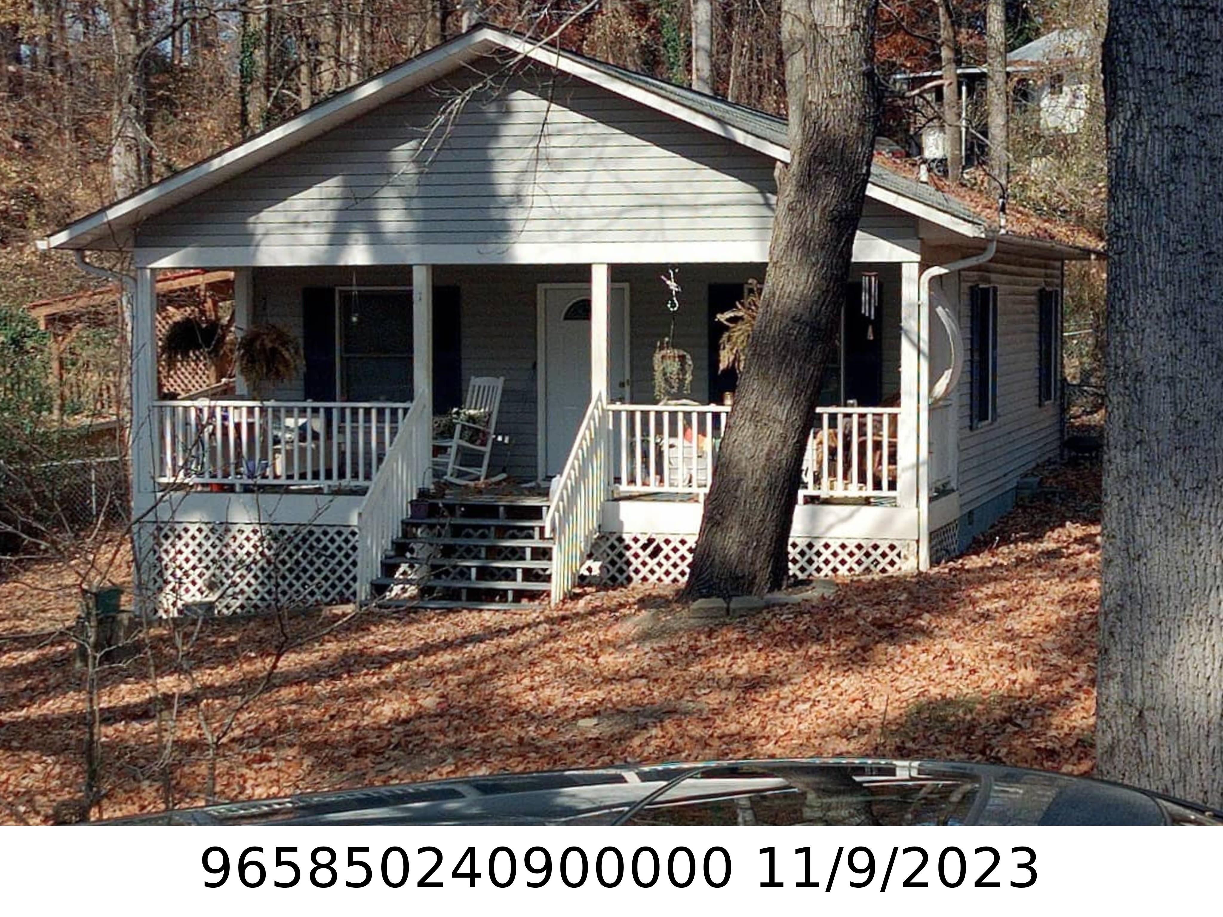 A picture of the property located at 1 HOMEWOOD DR, ASHEVILLE NC 28803.