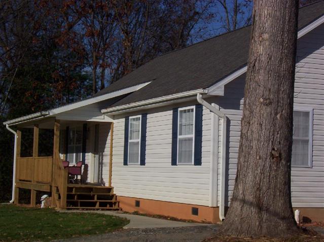 A picture of the property located at 29 BEDFORD LN, ASHEVILLE NC 28803.
