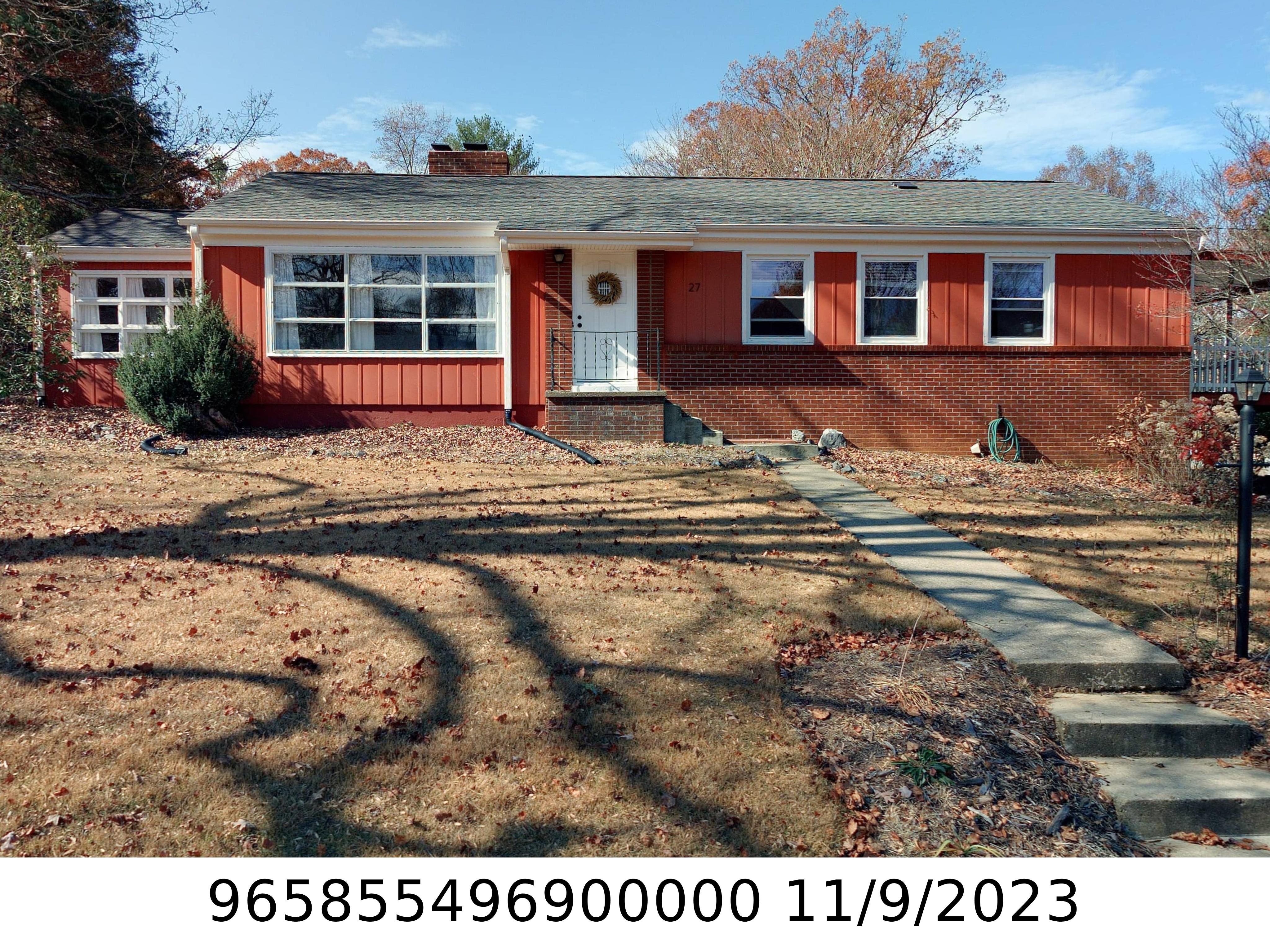 A picture of the property located at 27 CROCKETT AVE, ASHEVILLE NC 28805.