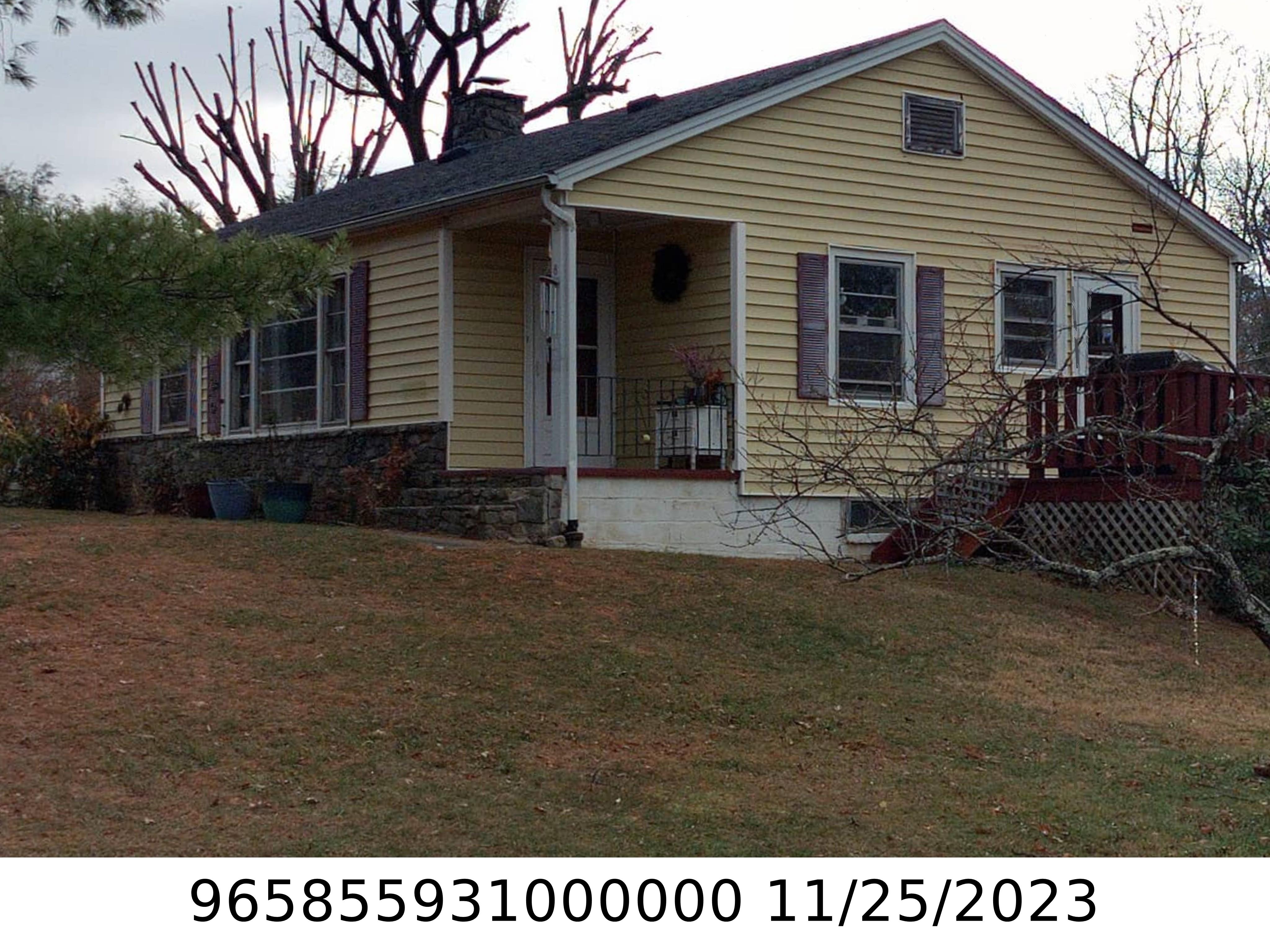 A picture of the property located at 8 VIOLET HILL CIR, ASHEVILLE NC 28805.