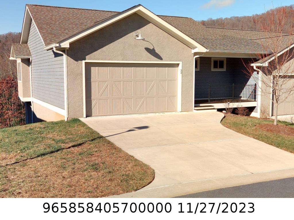 A picture of the property located at 32 THORNES LN, ASHEVILLE NC 28805.