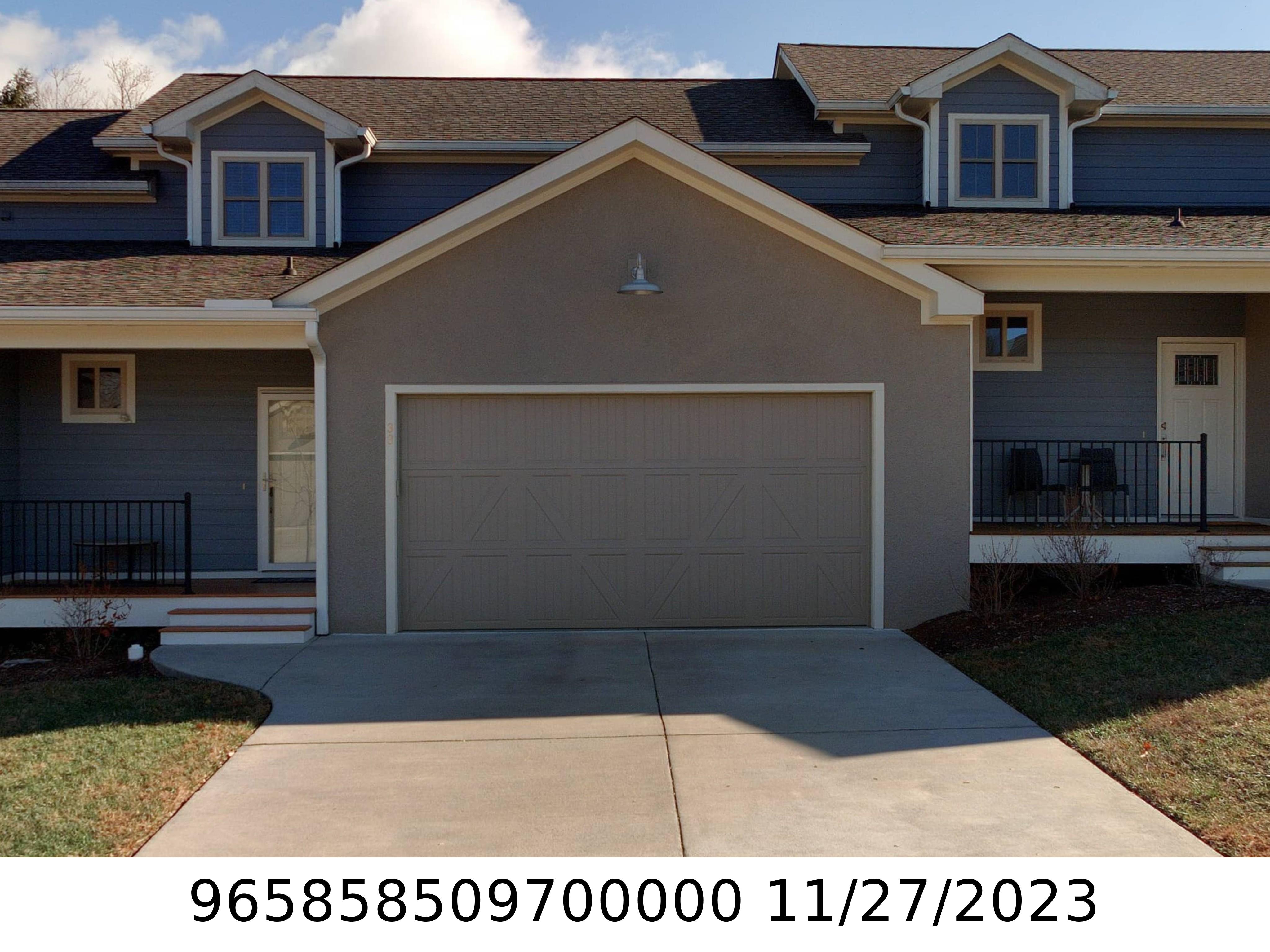 A picture of the property located at 33 THORNES LN, ASHEVILLE NC 28805.